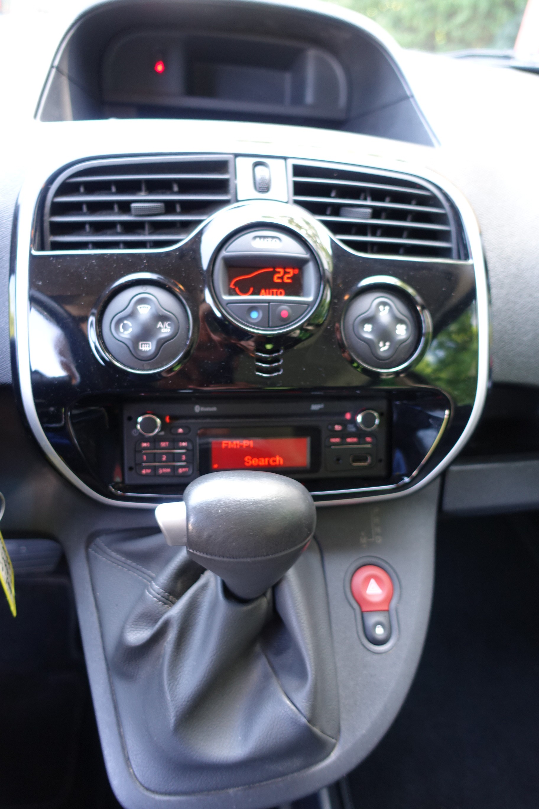 RENAULT Kangoo 1.5 dCi Intens EDC-image-10