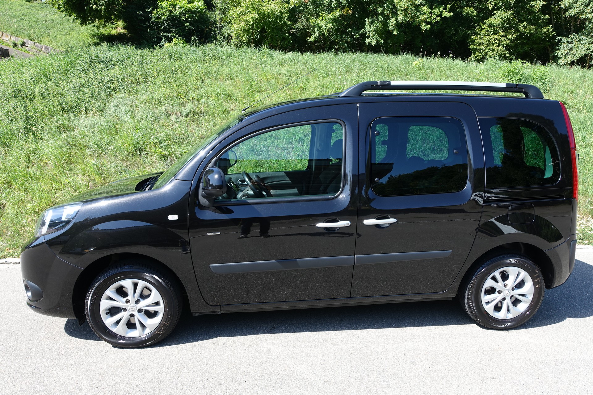 RENAULT Kangoo 1.5 dCi Intens EDC-image-4