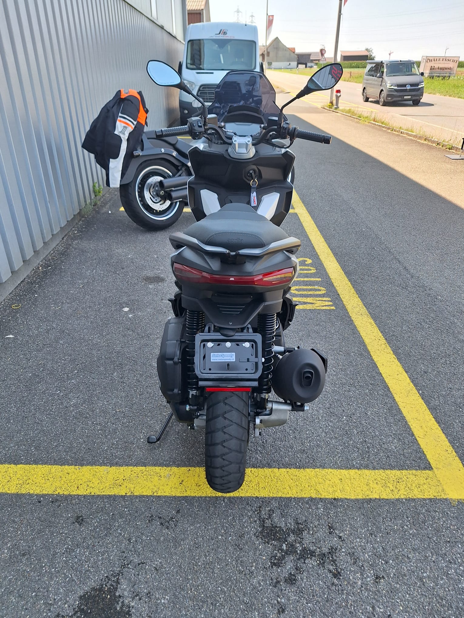 APRILIA SR GT 200-image-3