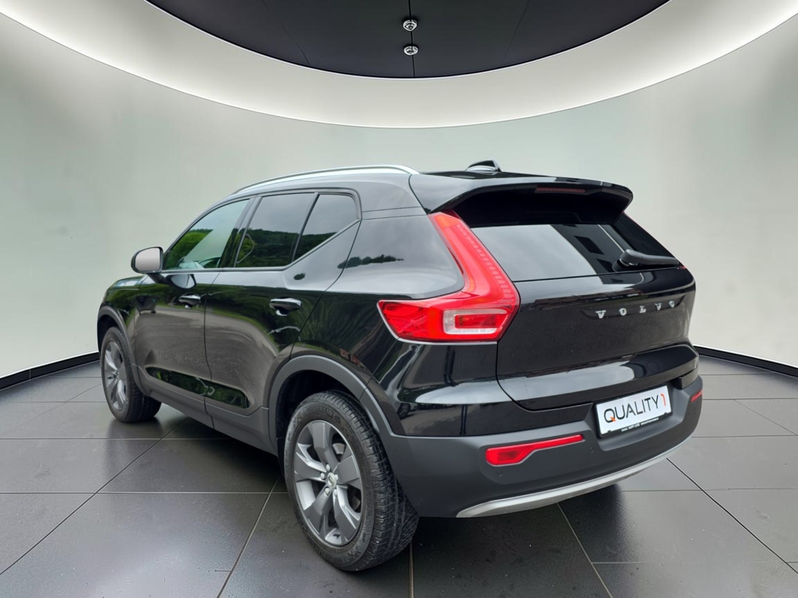 VOLVO XC40 T3 Momentum-image-6