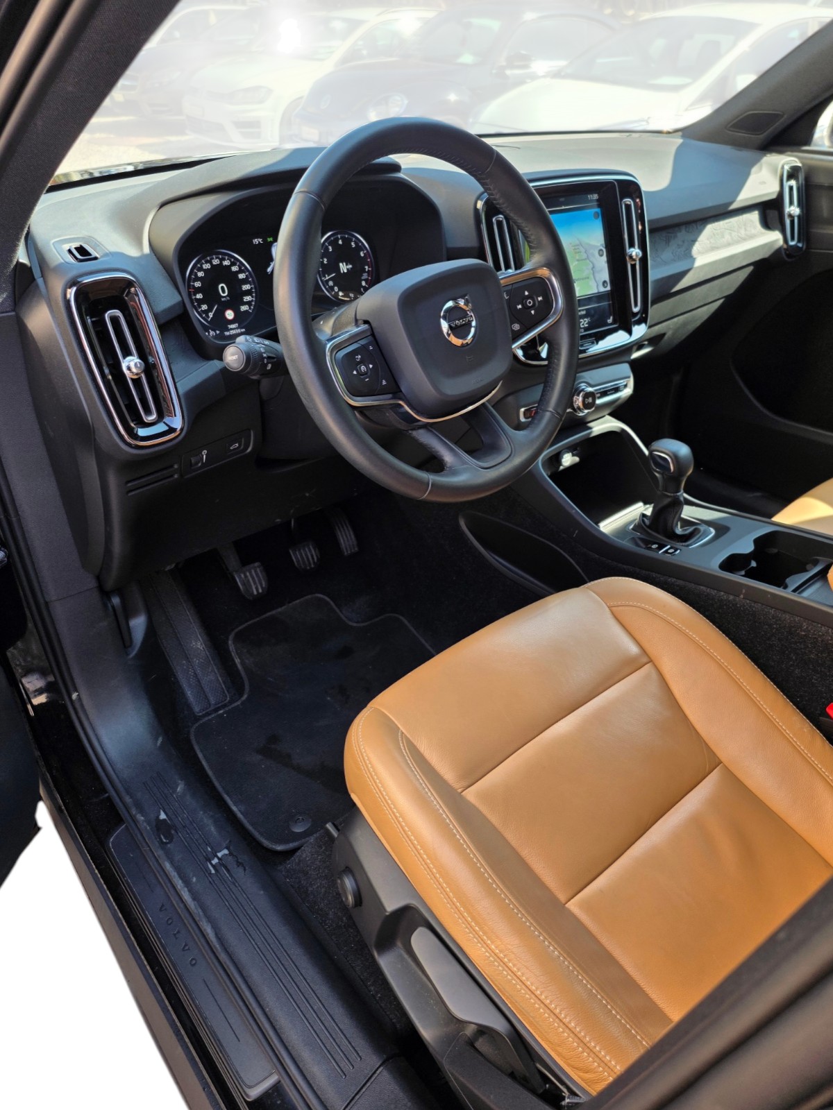 VOLVO XC40 T3 Momentum-image-10