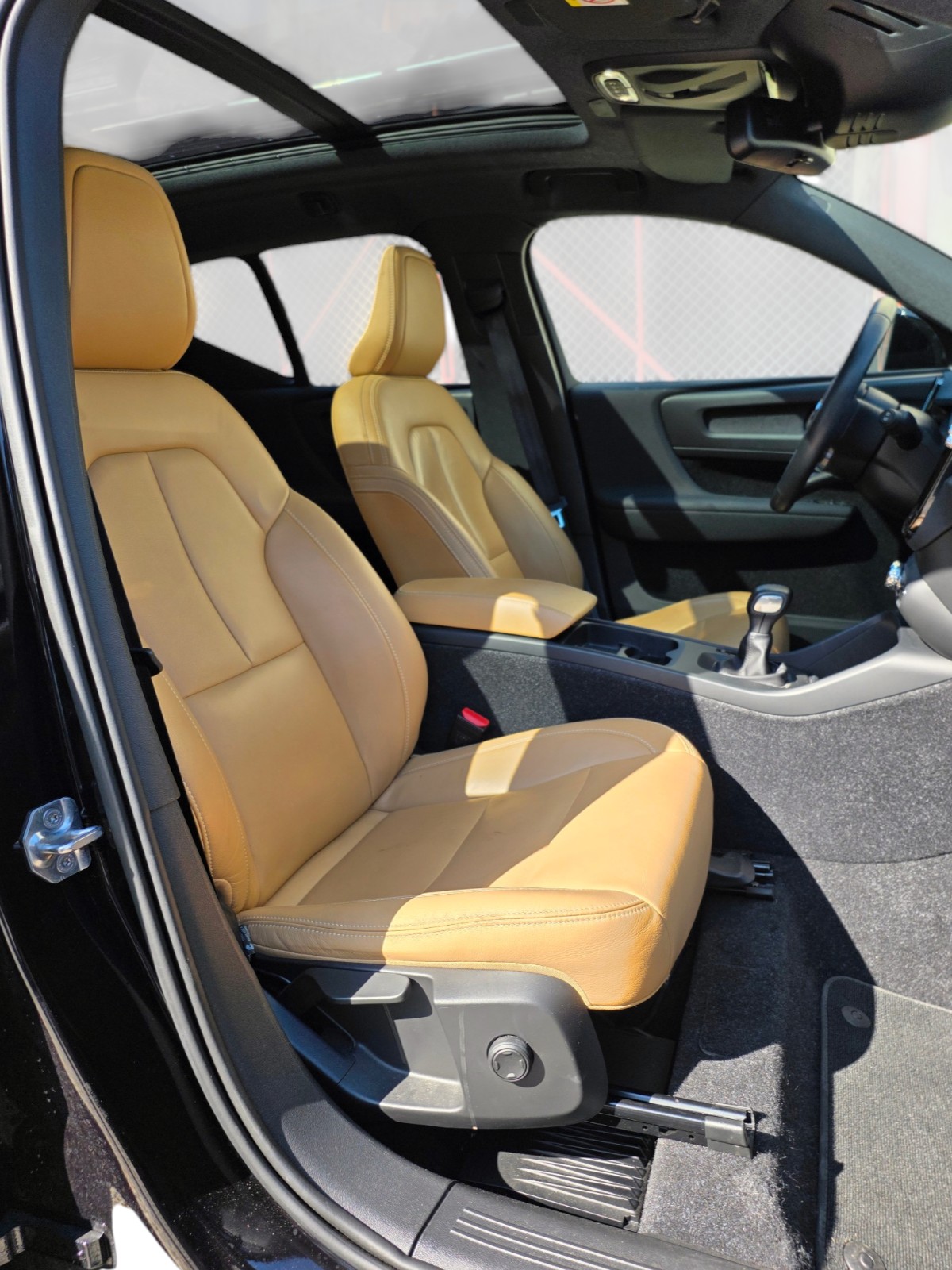 VOLVO XC40 T3 Momentum-image-13
