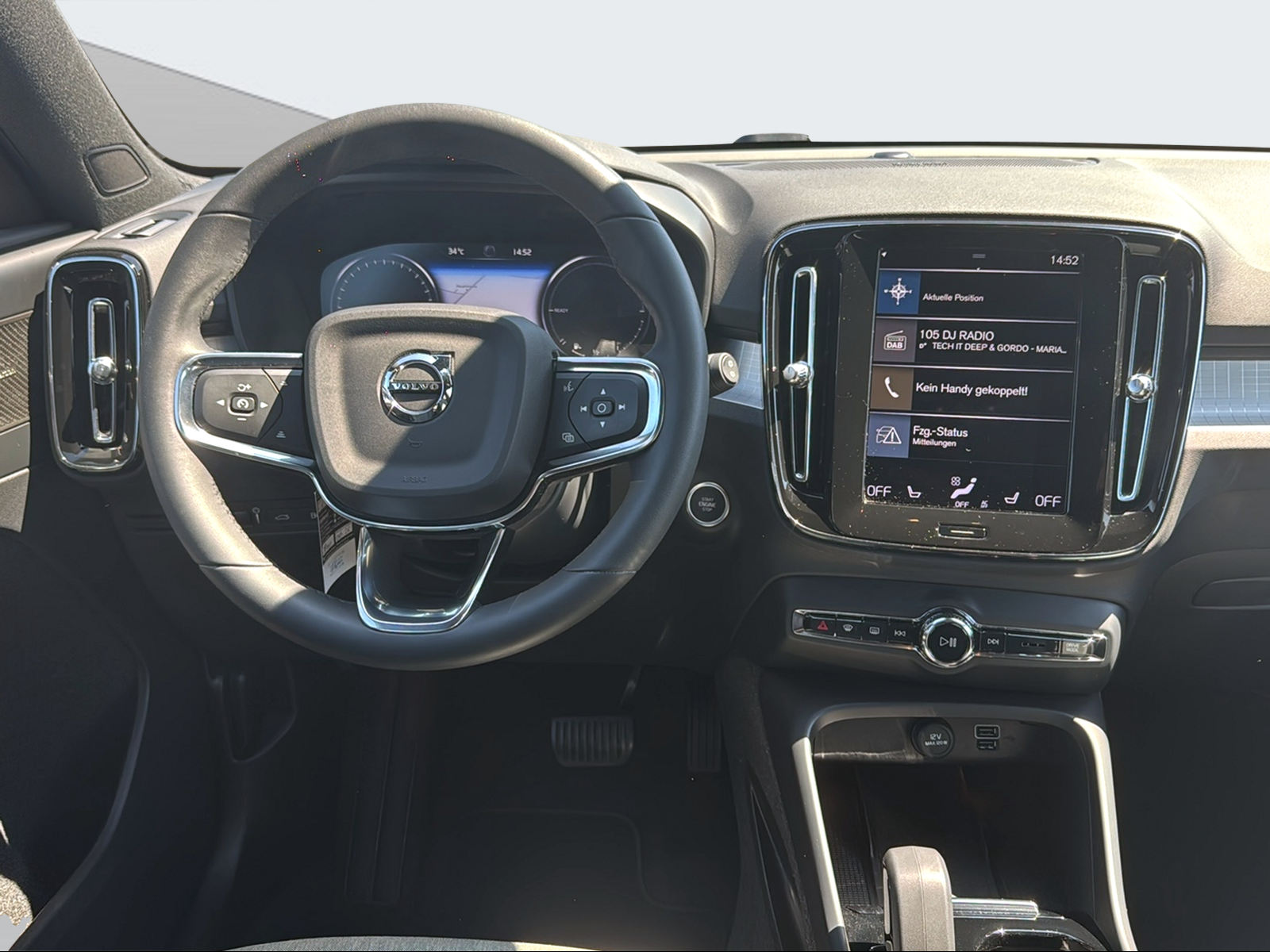 VOLVO XC40 1.5 T4 PiH Plus Bright-image-12