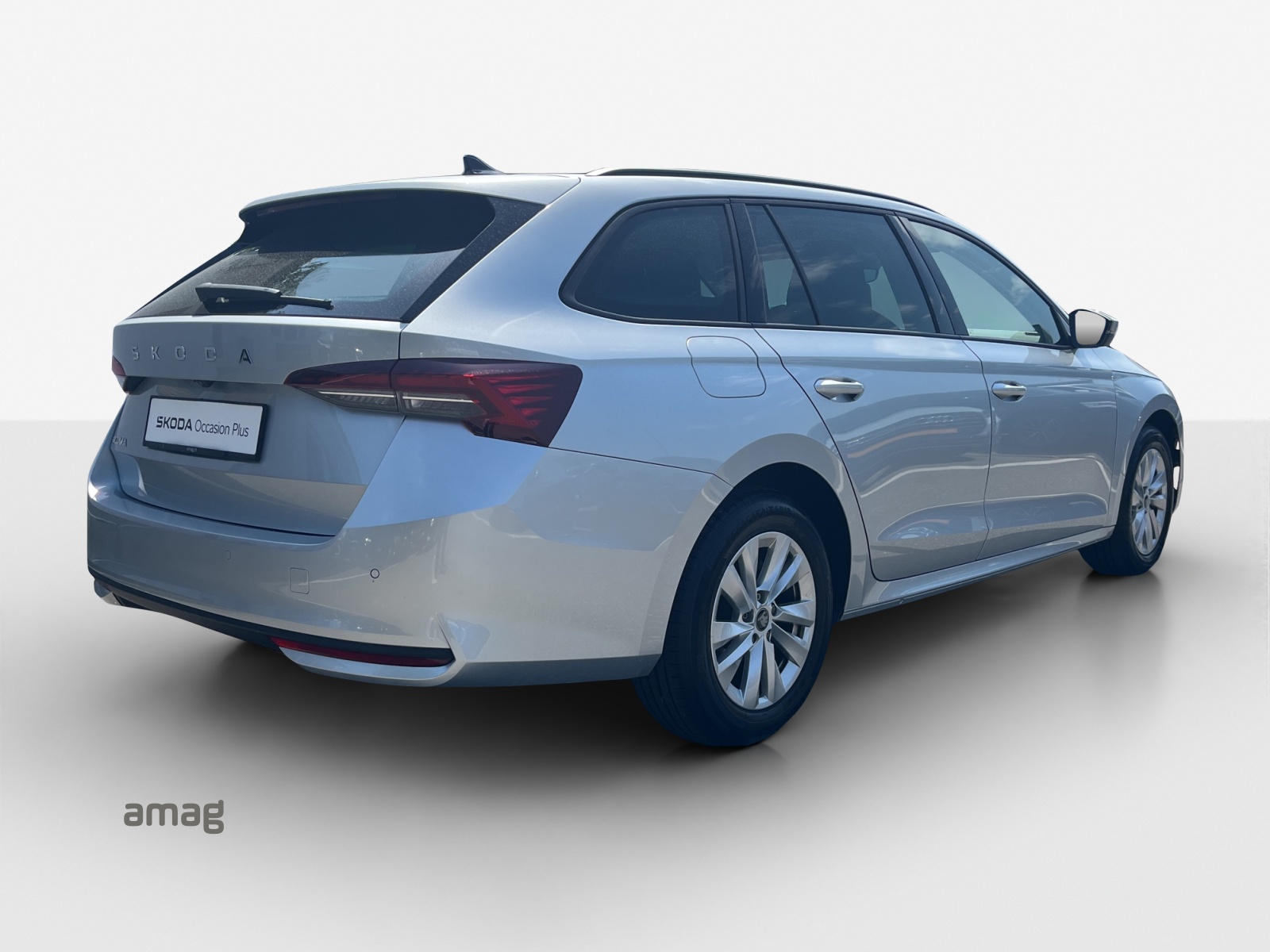 SKODA Octavia Combi 1.5 TSI mHEV DSG Dynamic-image-4