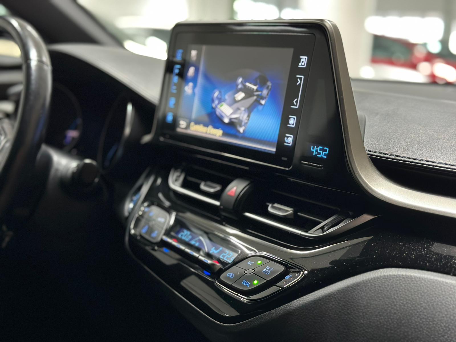 TOYOTA C-HR 1.8 HSD Trend CVT-image-12