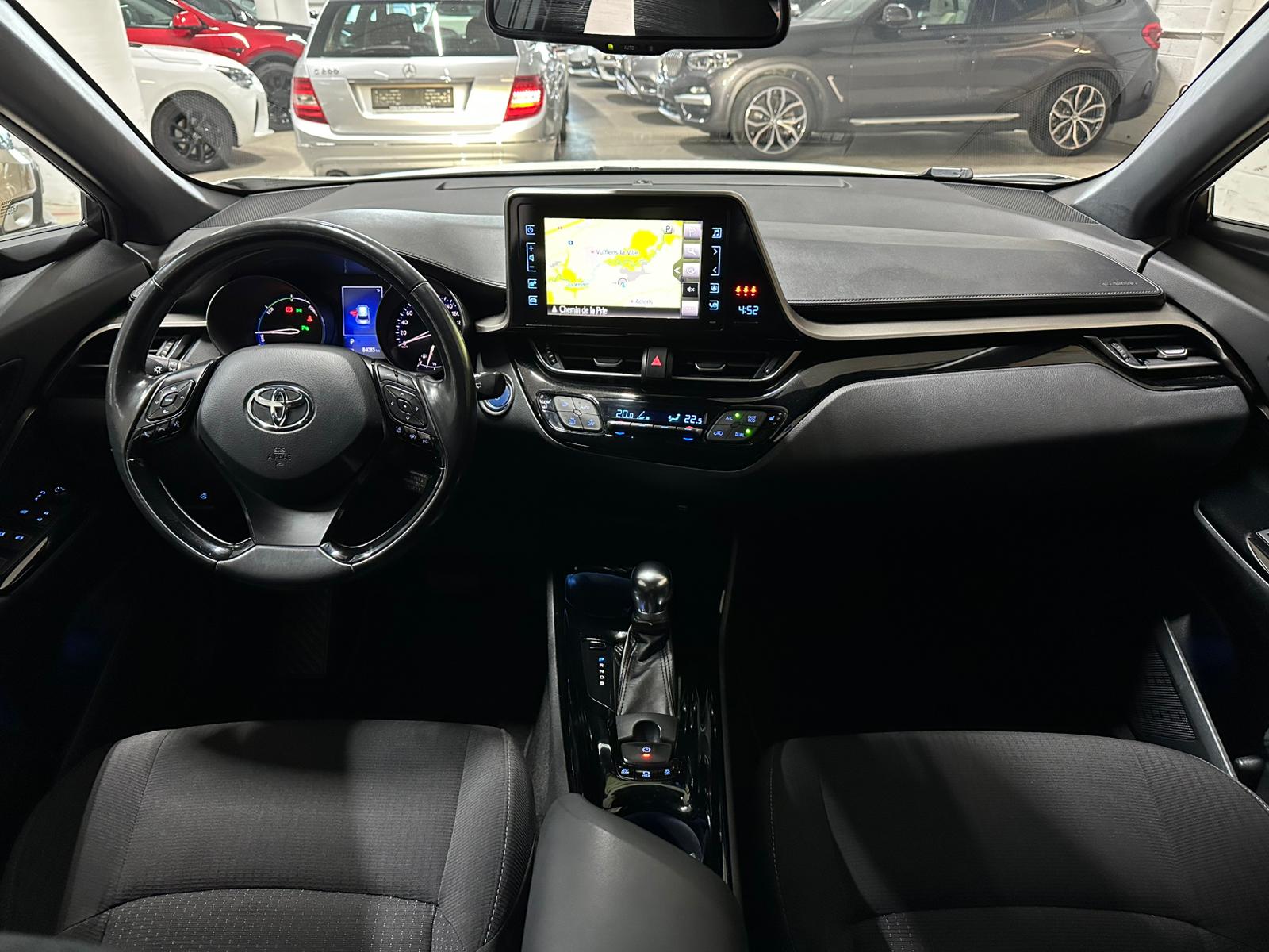 TOYOTA C-HR 1.8 HSD Trend CVT-image-9