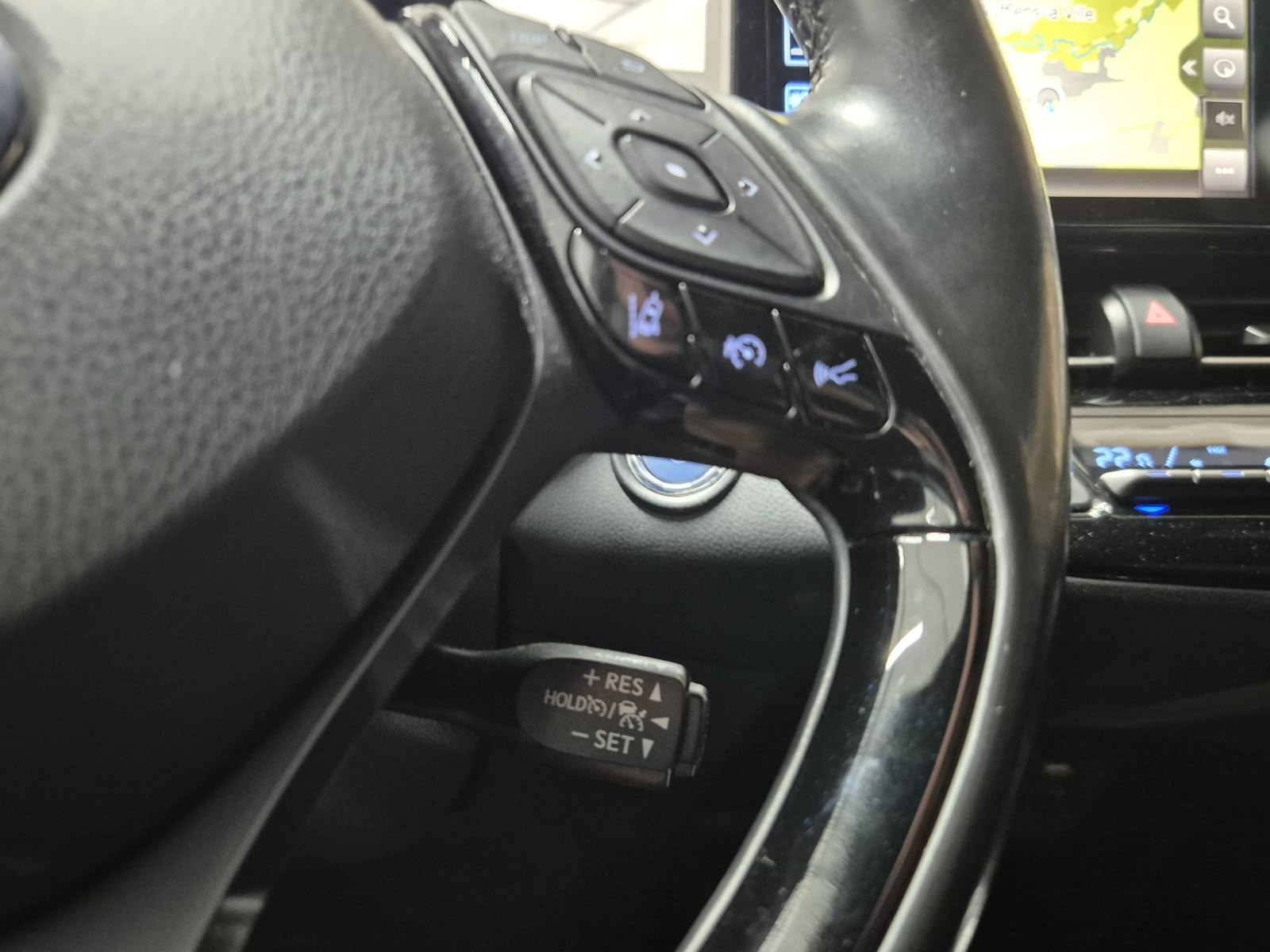 TOYOTA C-HR 1.8 HSD Trend CVT-image-6