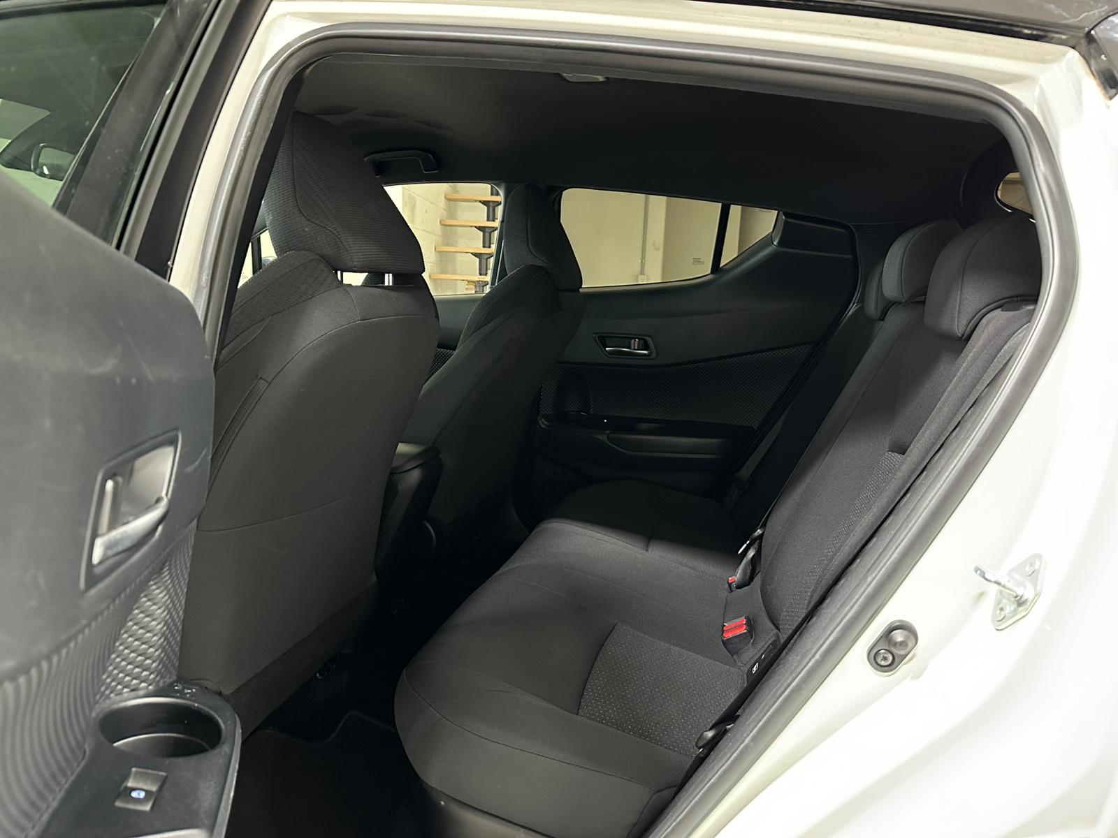 TOYOTA C-HR 1.8 HSD Trend CVT-image-15