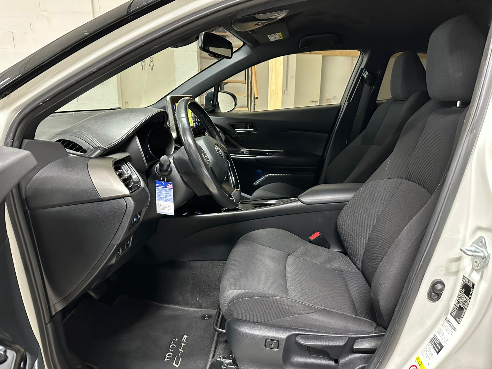 TOYOTA C-HR 1.8 HSD Trend CVT-image-8
