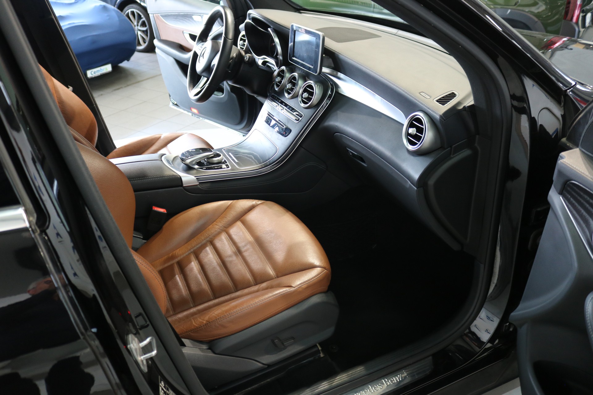 MERCEDES-BENZ GLC 250 4Matic 9G-Tronic-image-36
