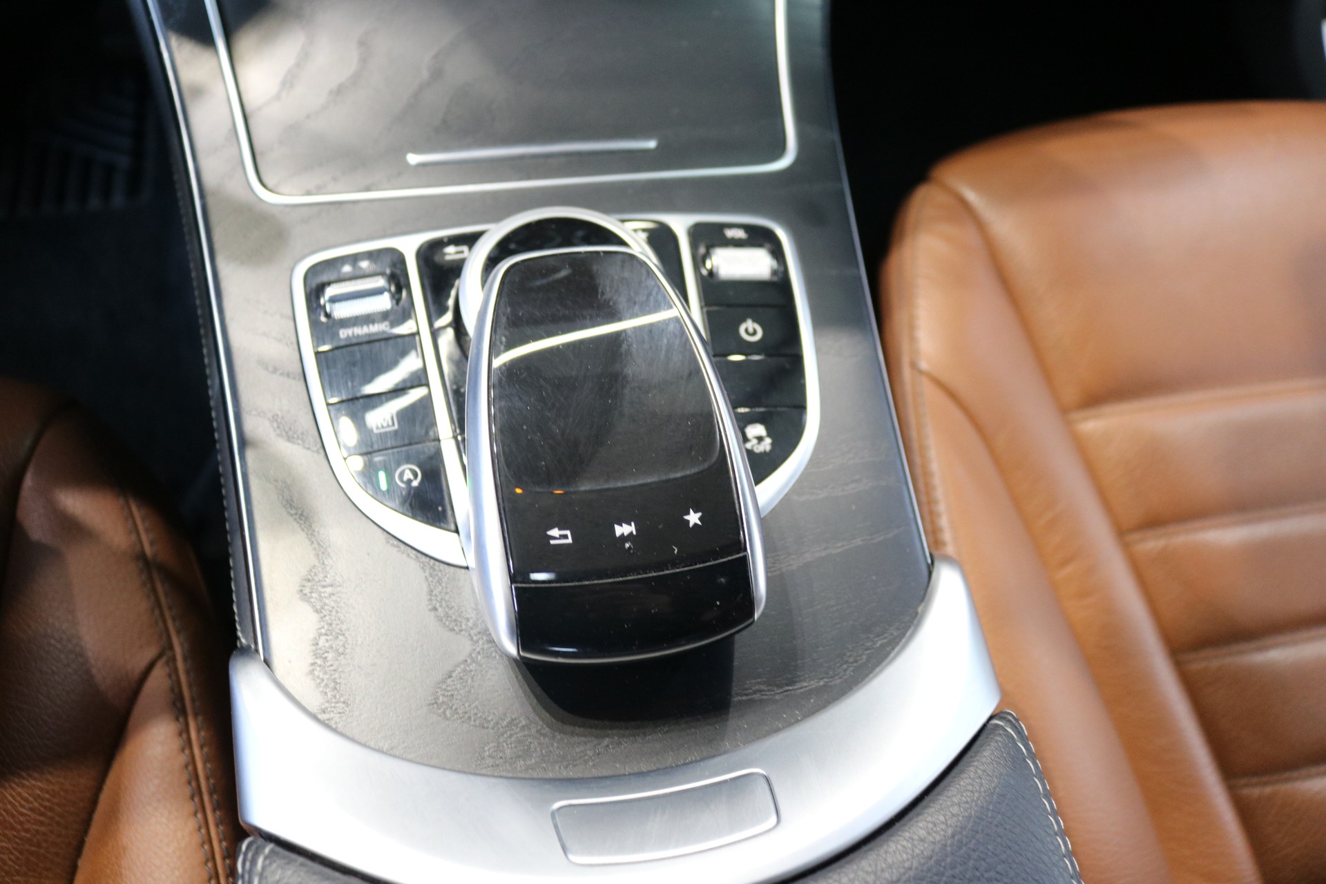 MERCEDES-BENZ GLC 250 4Matic 9G-Tronic-image-40