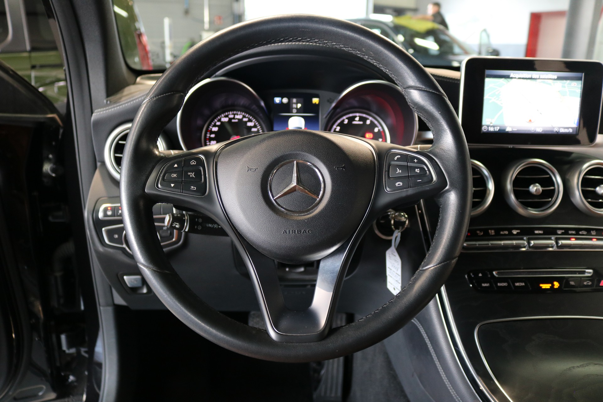 MERCEDES-BENZ GLC 250 4Matic 9G-Tronic-image-46