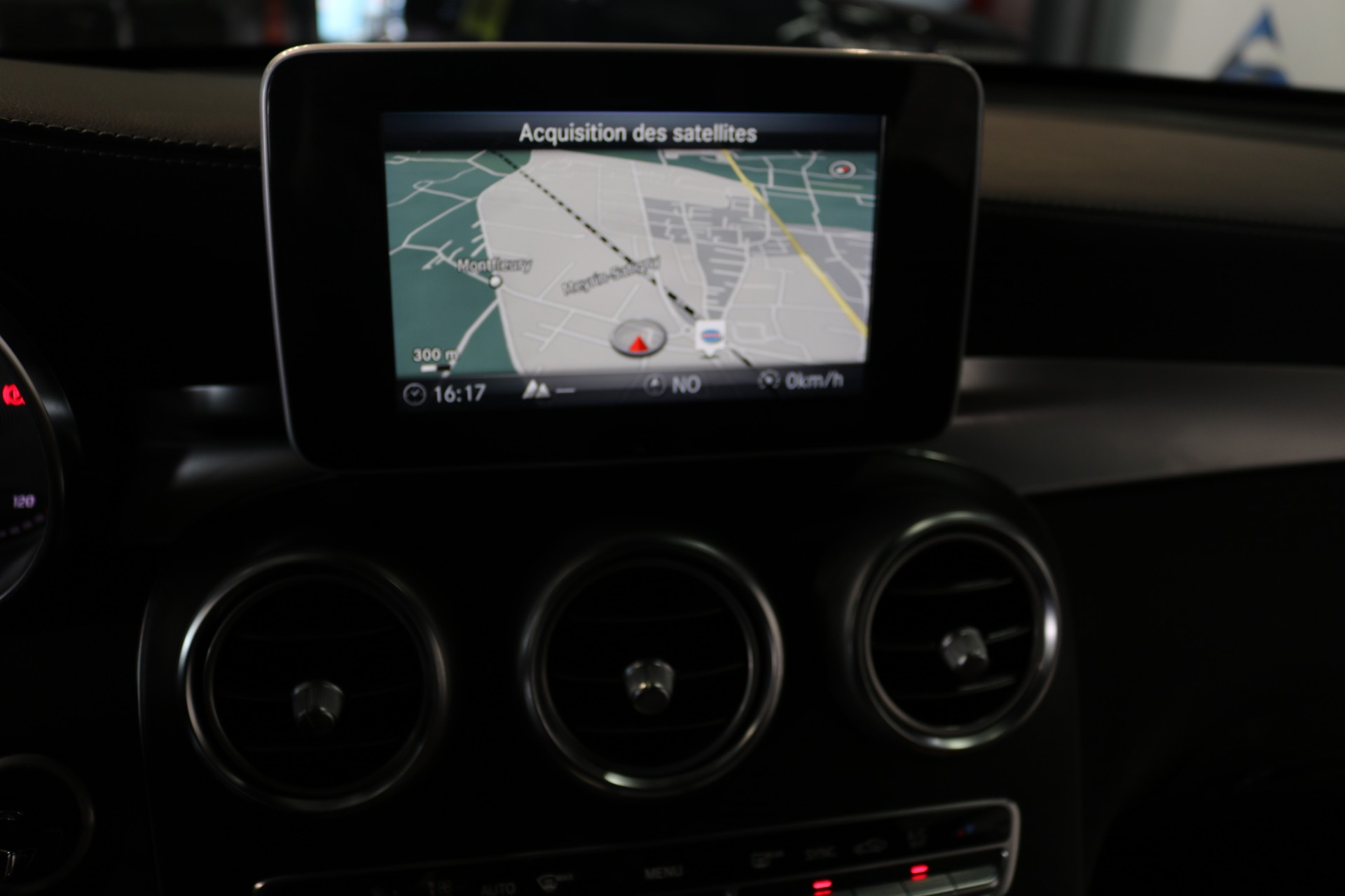 MERCEDES-BENZ GLC 250 4Matic 9G-Tronic-image-42