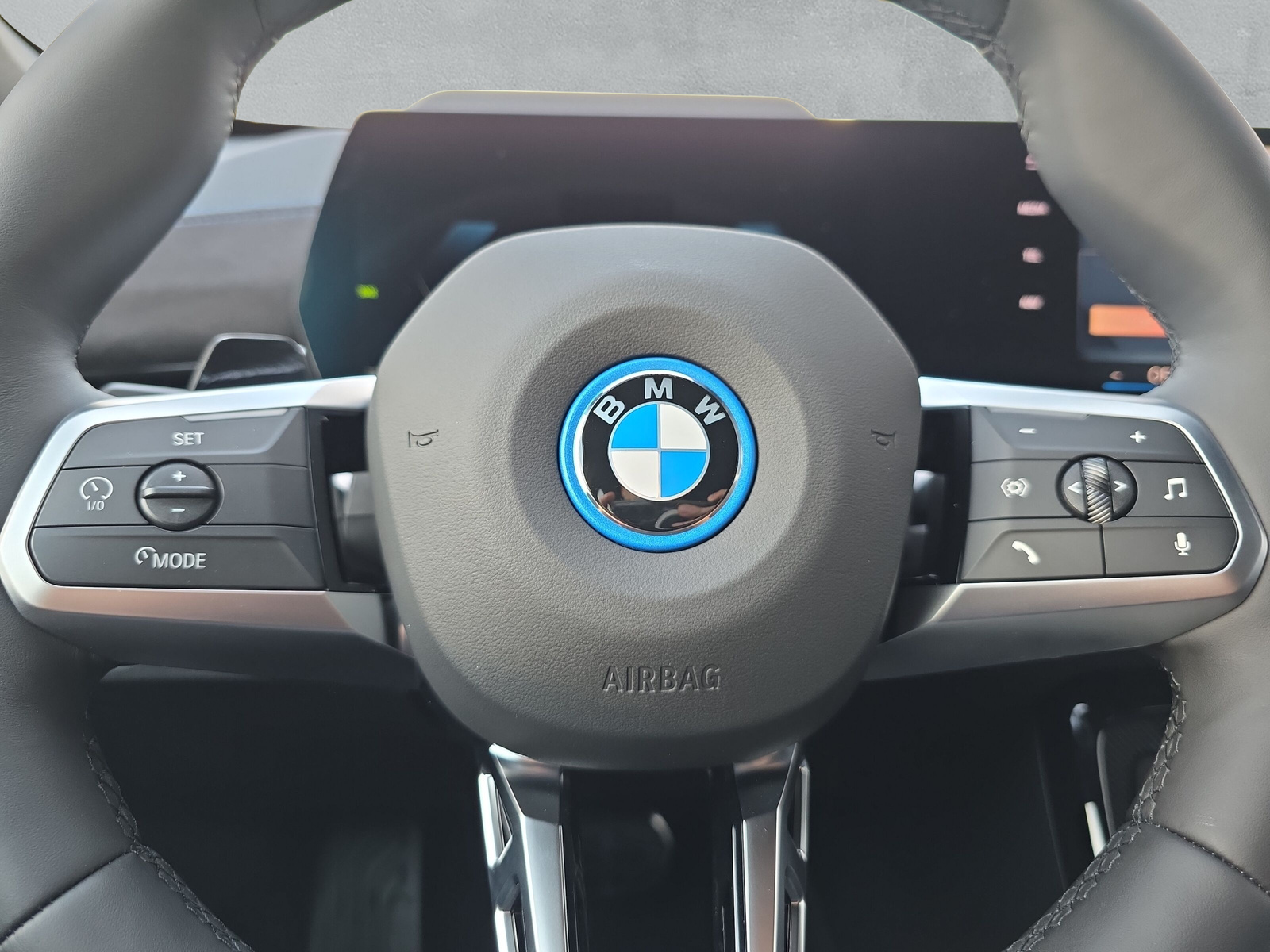 BMW iX1 xDrive 30 M Sport-image-21