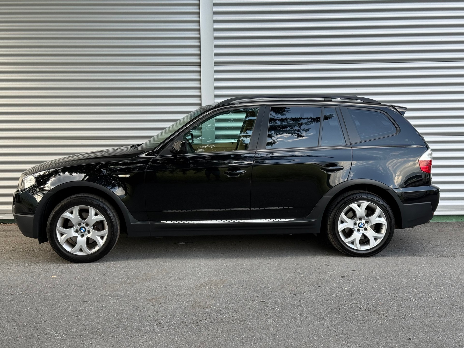 BMW X3 xDrive 25i (2.5si)-image-1