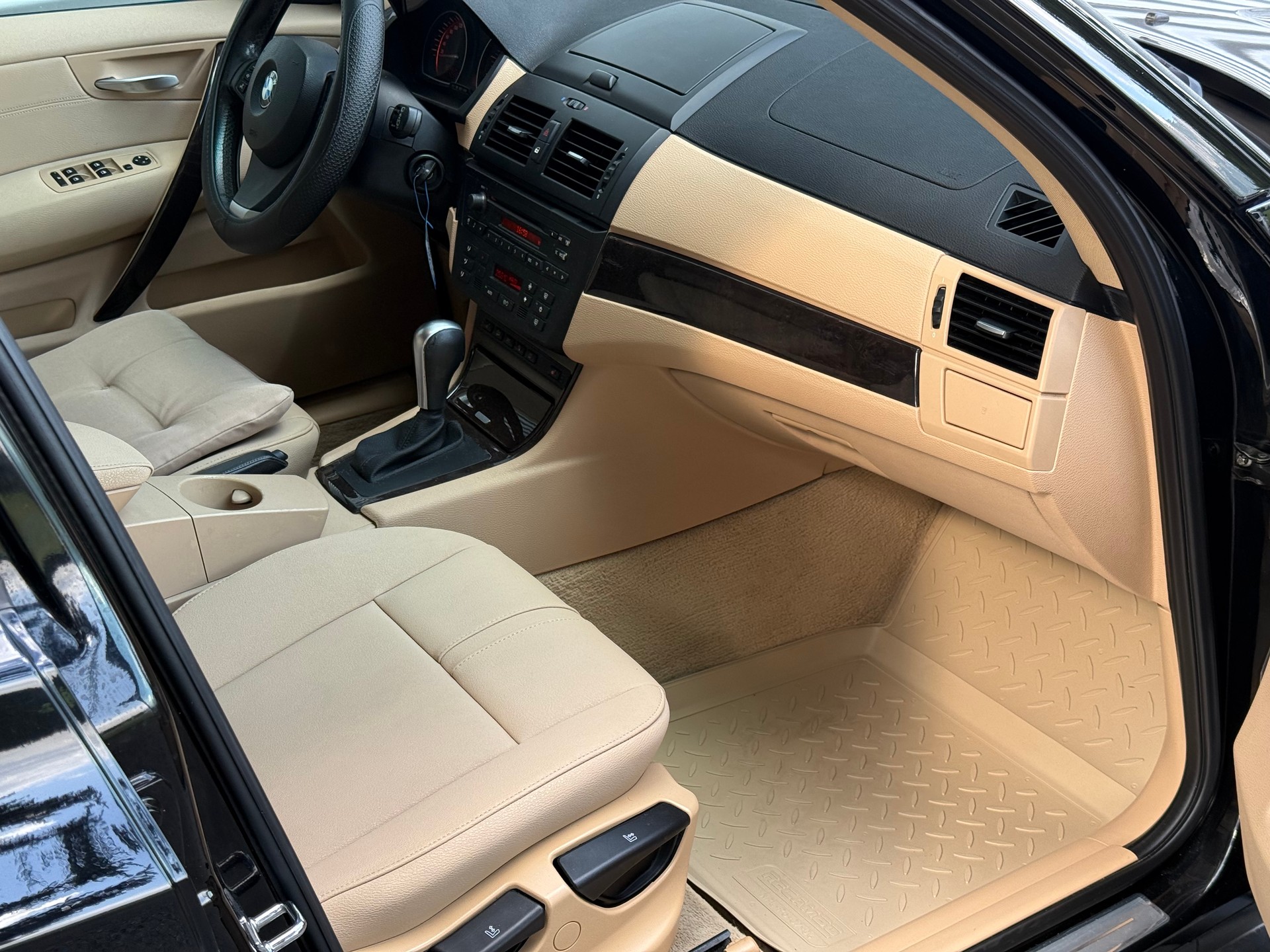 BMW X3 xDrive 25i (2.5si)-image-6