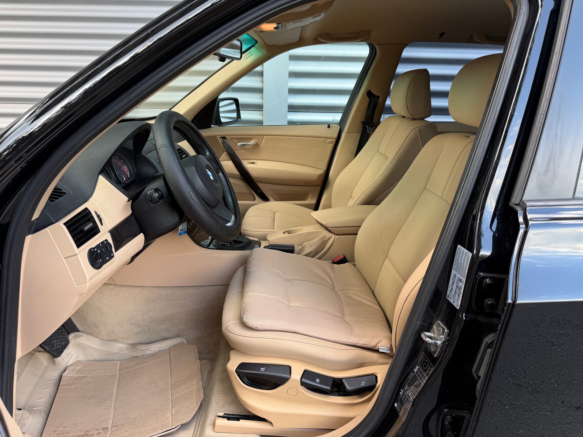 BMW X3 xDrive 25i (2.5si)-image-9