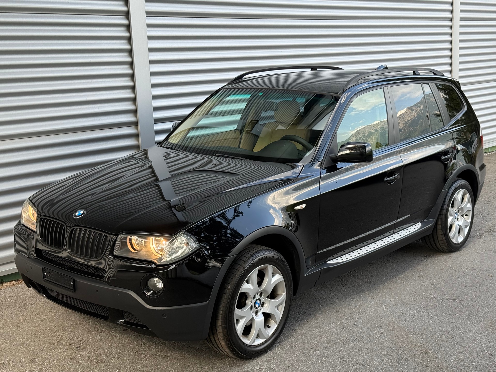 BMW X3 xDrive 25i (2.5si)-image-0