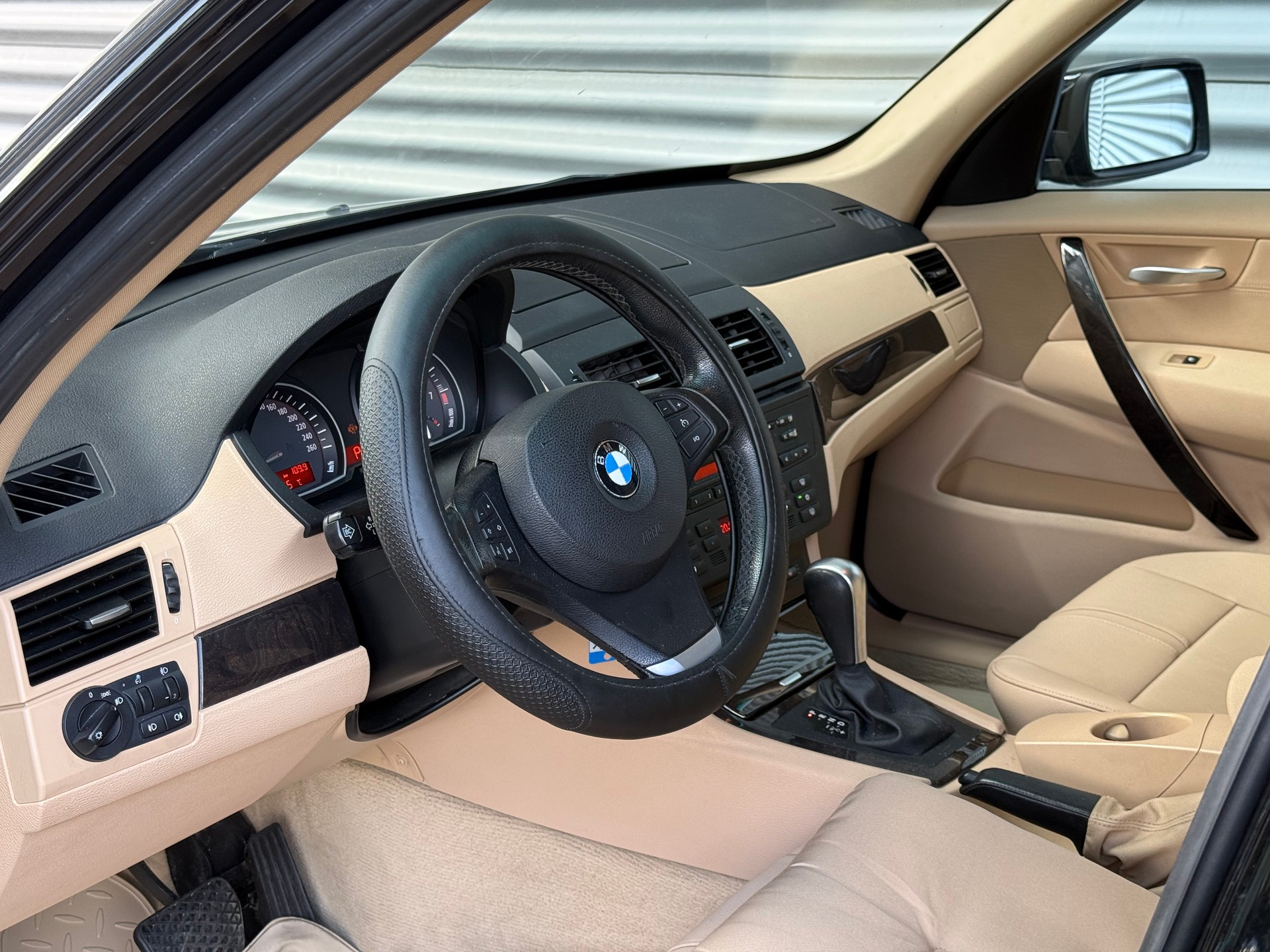 BMW X3 xDrive 25i (2.5si)-image-8