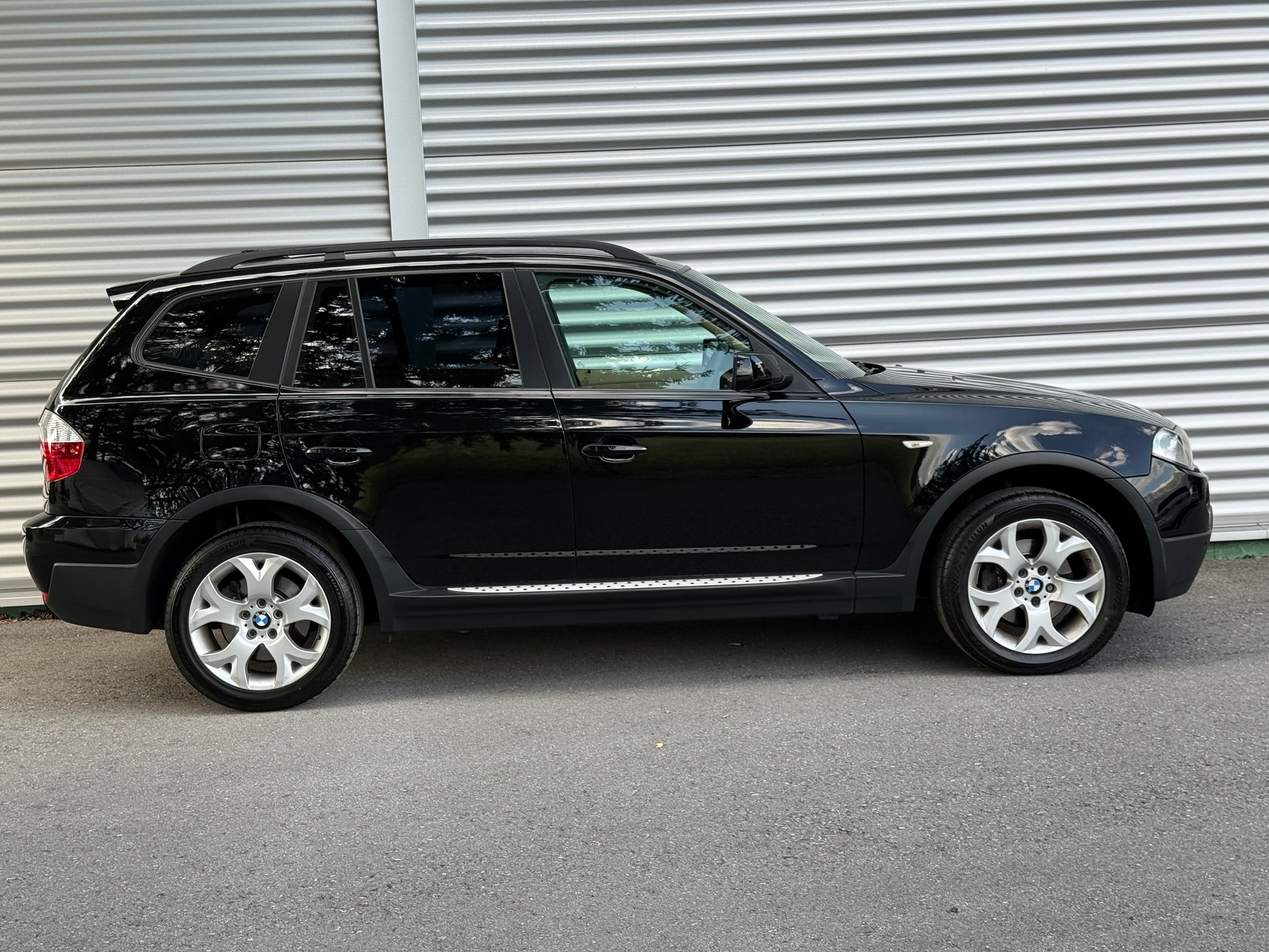 BMW X3 xDrive 25i (2.5si)-image-4