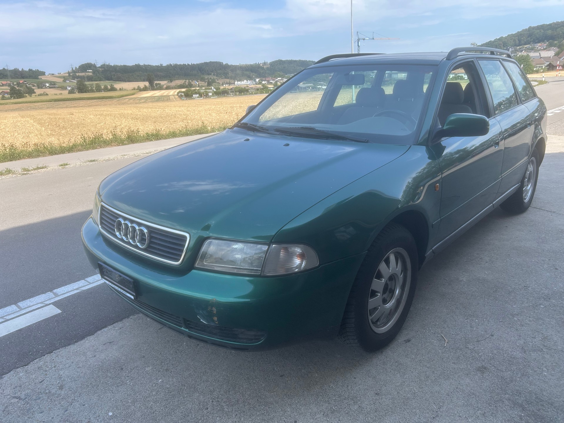 AUDI A4 Avant 2.4 Advance-image-0