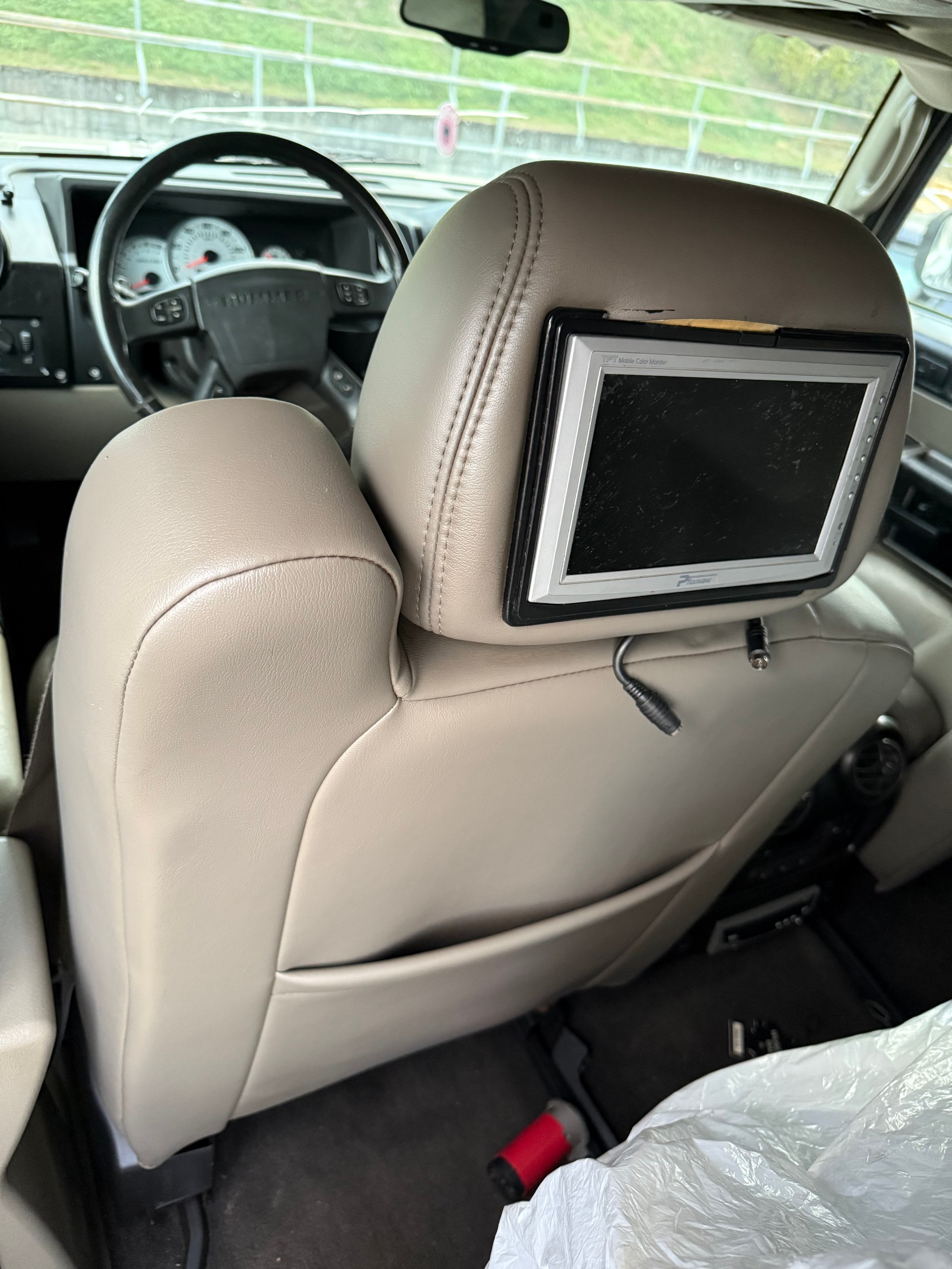 HUMMER H2-image-8