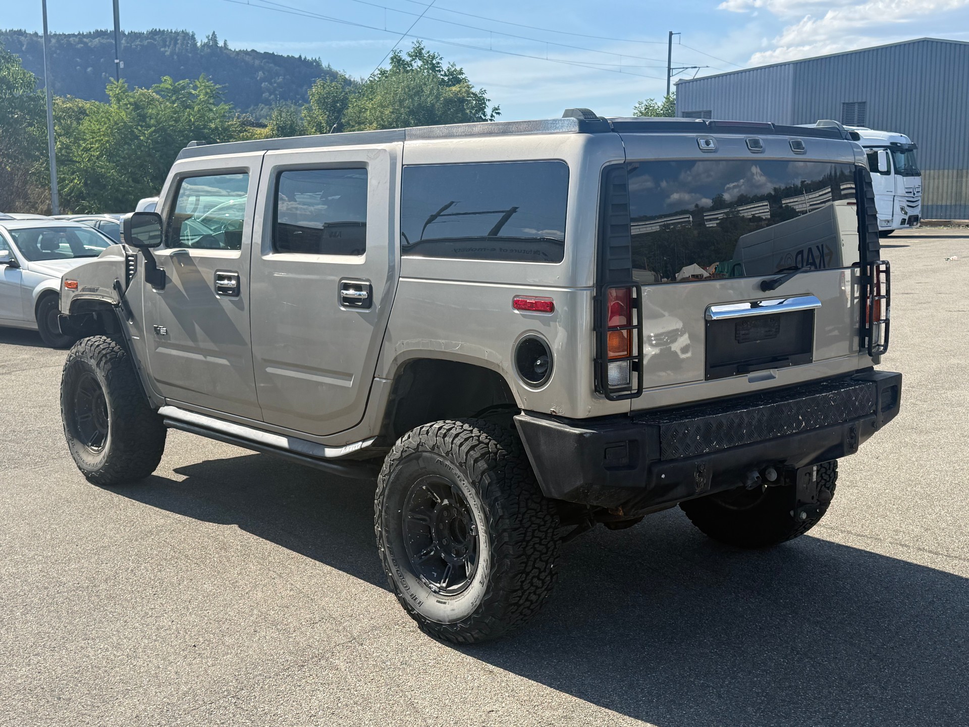 HUMMER H2-image-3
