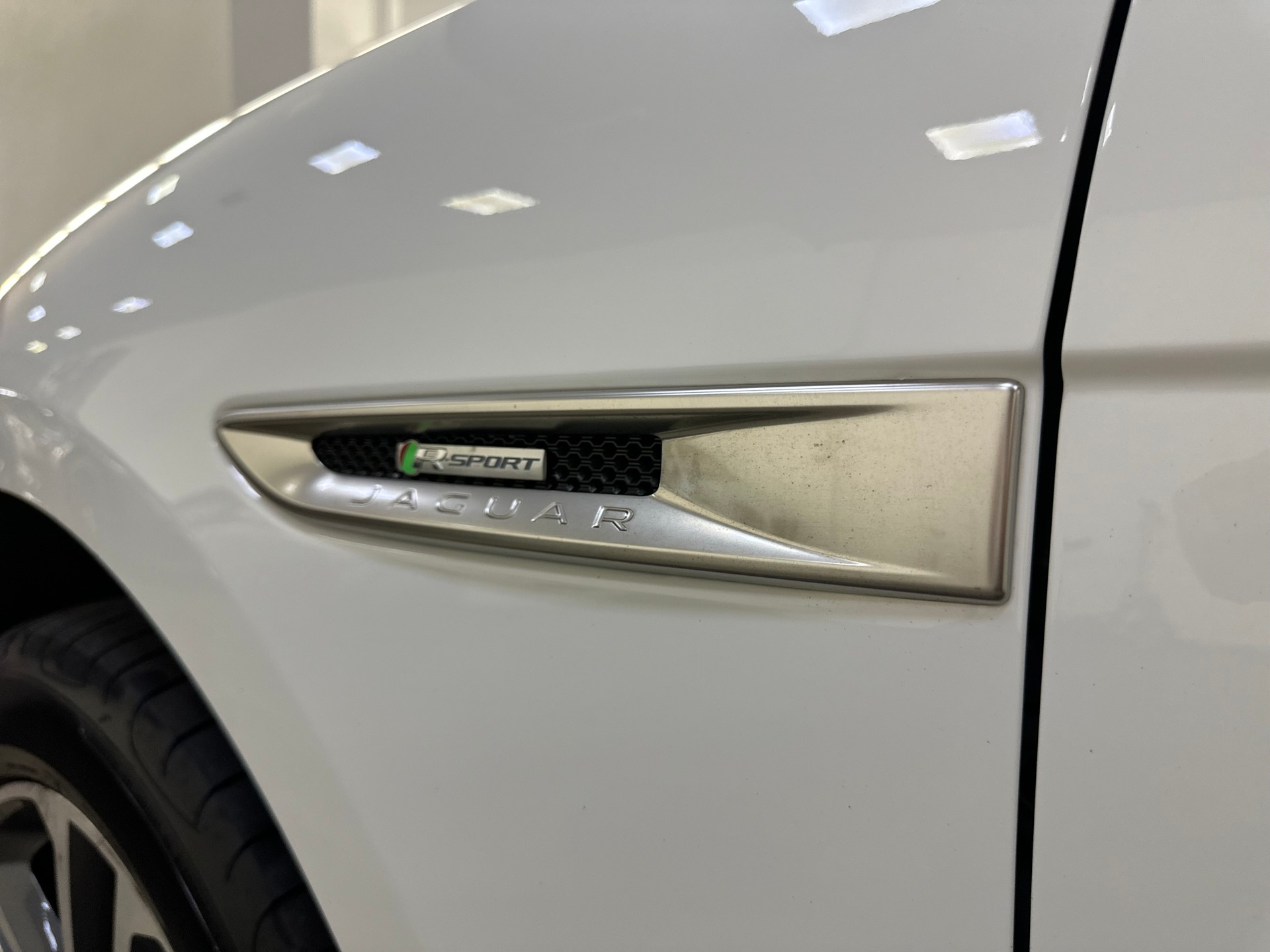 JAGUAR F-Pace 3.0 TD R-Sport AWD Automatik-image-10