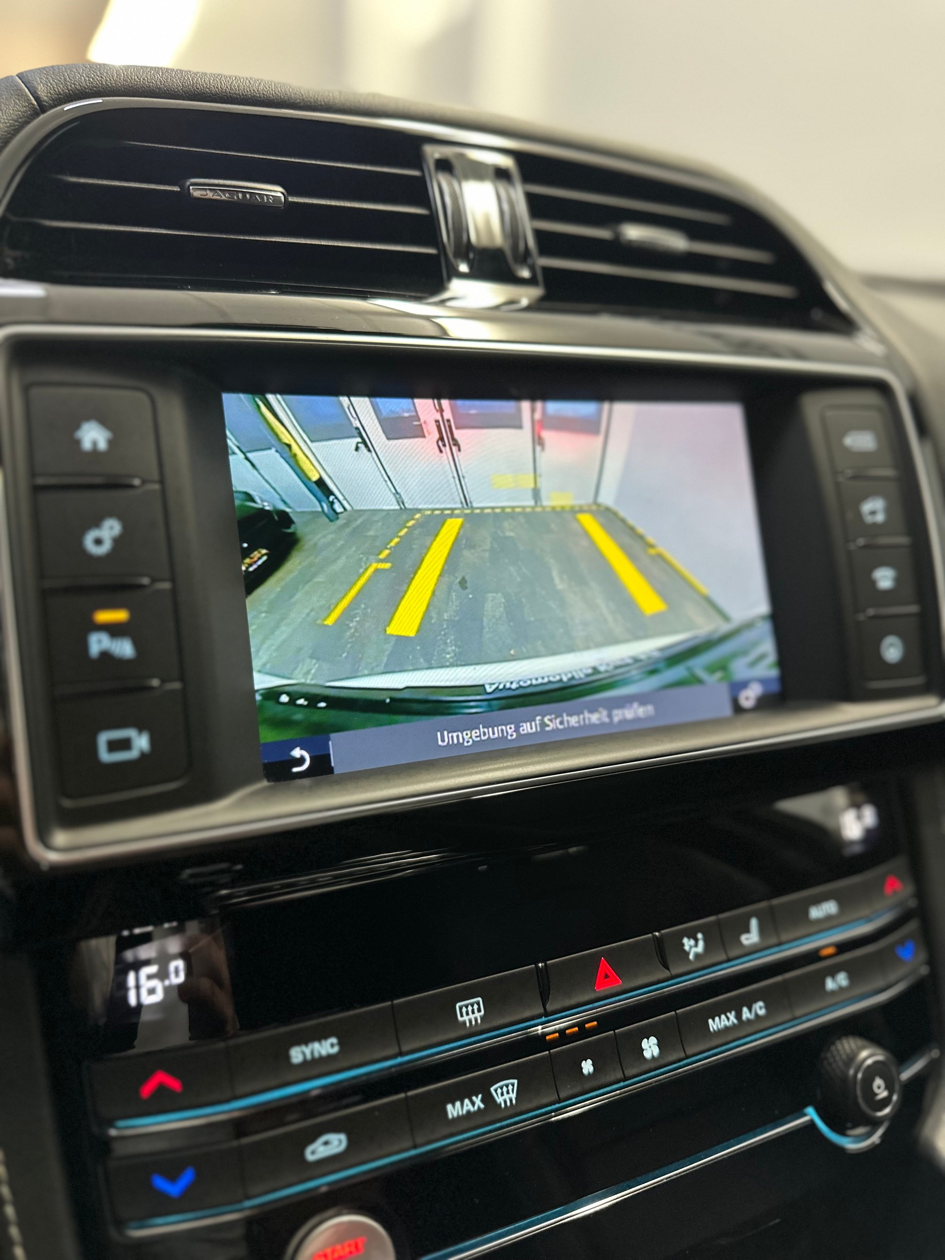 JAGUAR F-Pace 3.0 TD R-Sport AWD Automatik-image-15