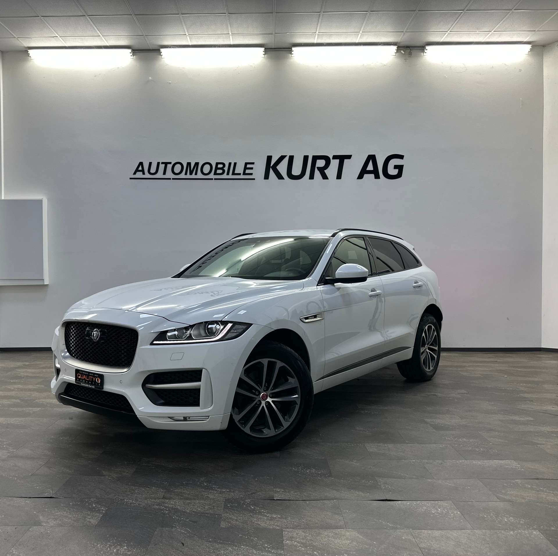 JAGUAR F-Pace 3.0 TD R-Sport AWD Automatik-image-0
