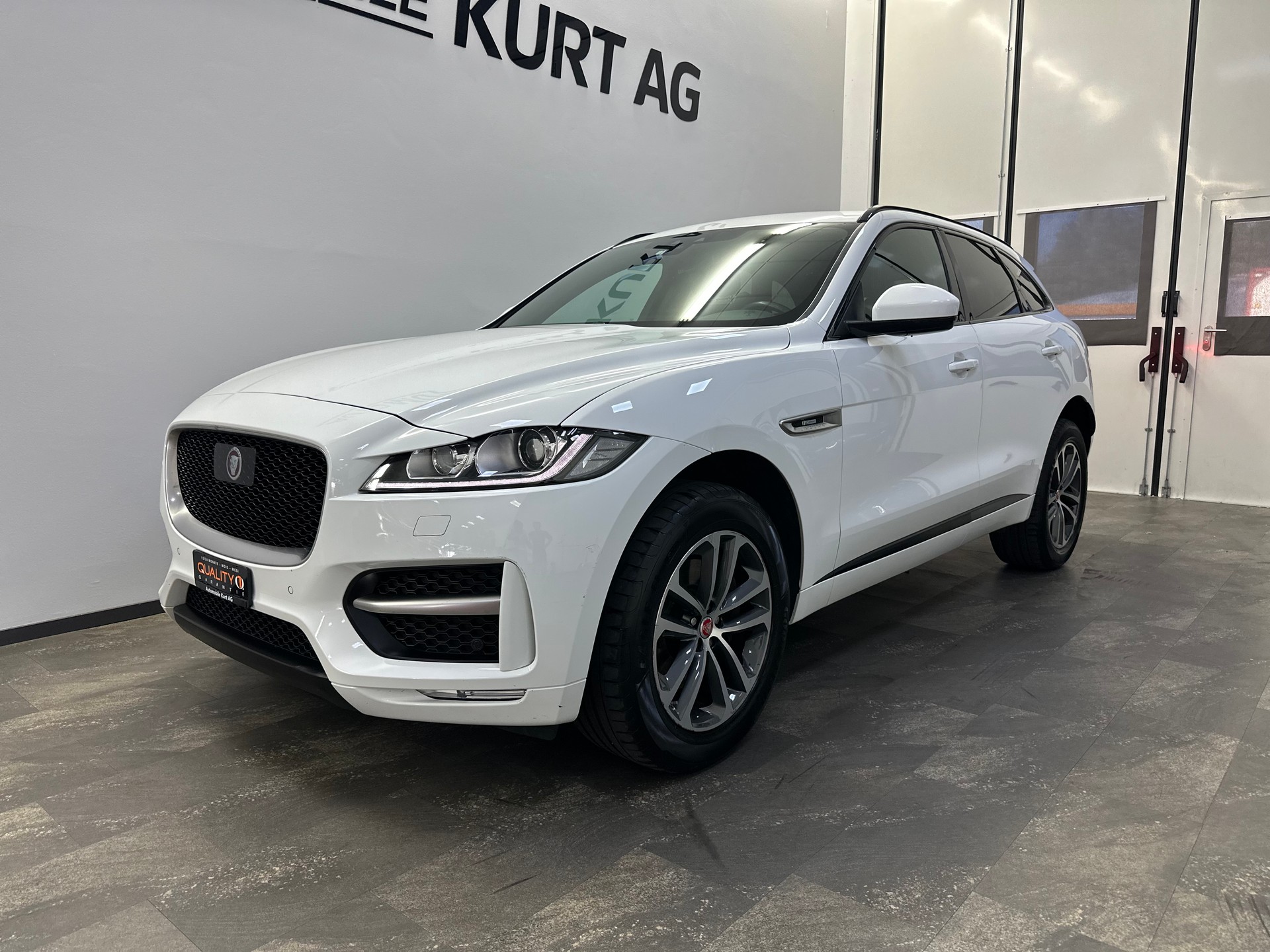 JAGUAR F-Pace 3.0 TD R-Sport AWD Automatik-image-6