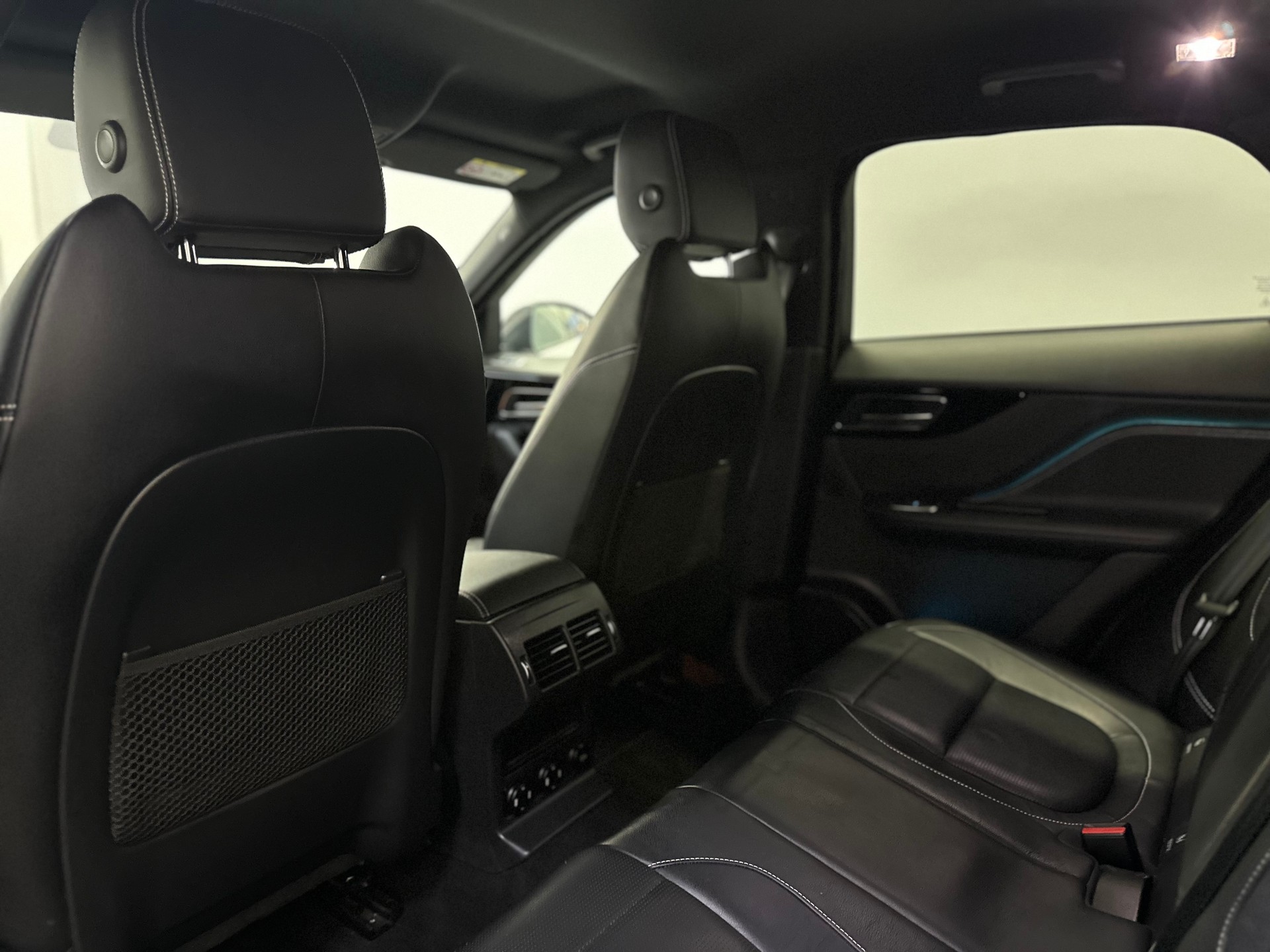 JAGUAR F-Pace 3.0 TD R-Sport AWD Automatik-image-18