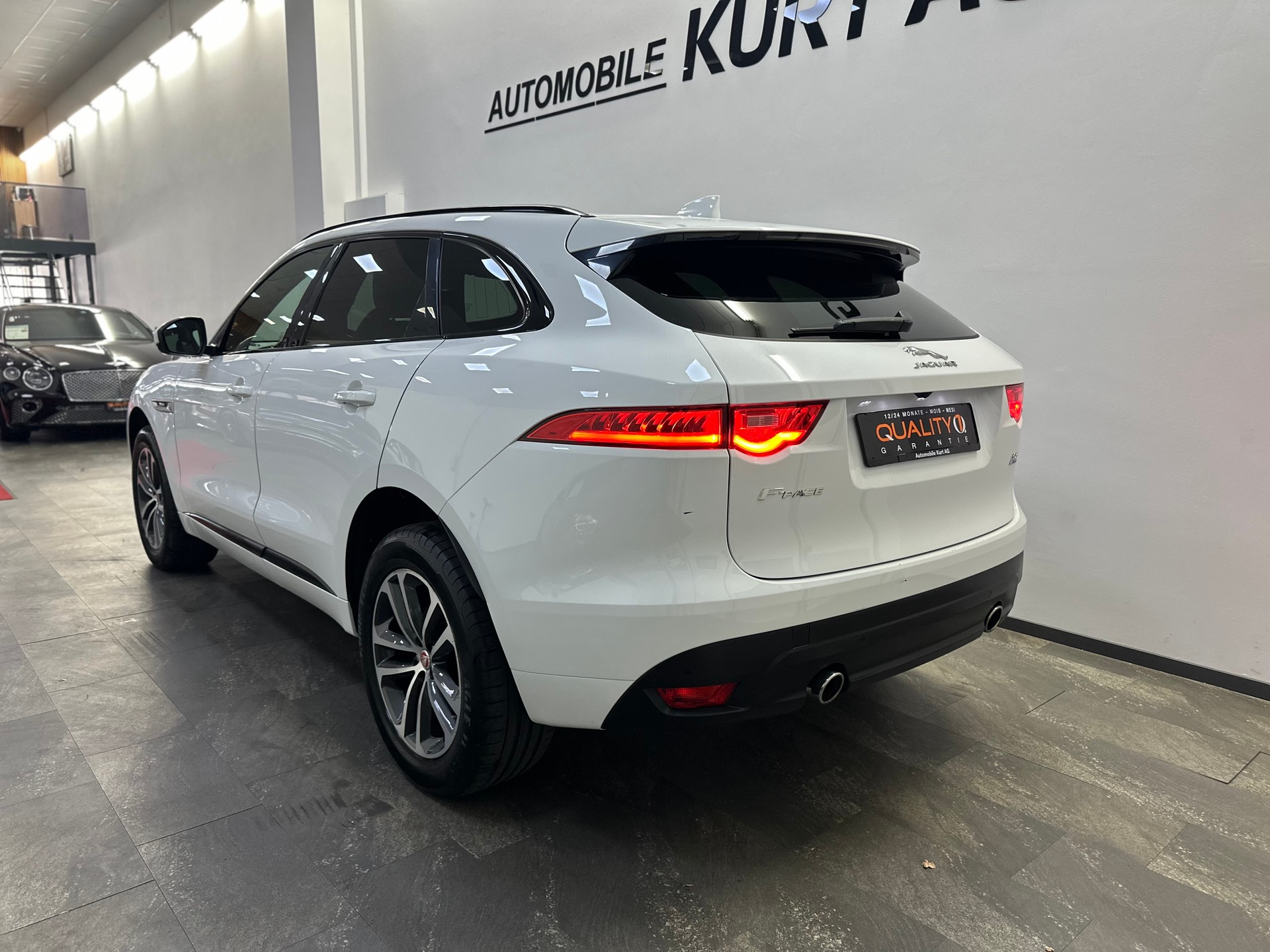 JAGUAR F-Pace 3.0 TD R-Sport AWD Automatik-image-3