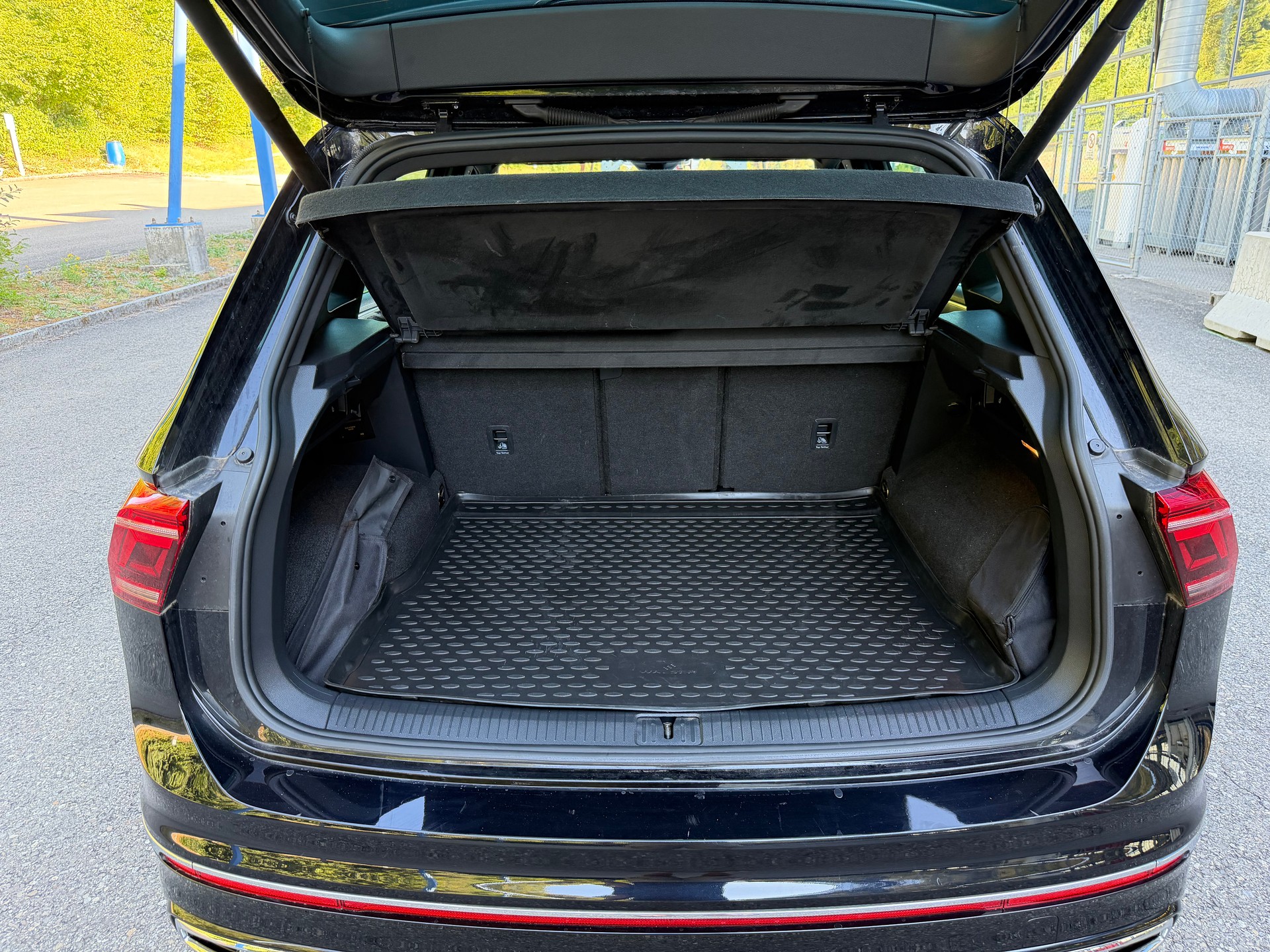 VW Tiguan 2.0 TDI SCR R-Line 4Motion DSG-image-13