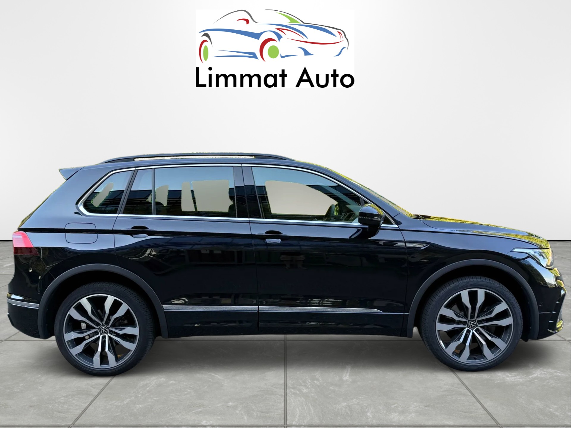VW Tiguan 2.0 TDI SCR R-Line 4Motion DSG-image-5