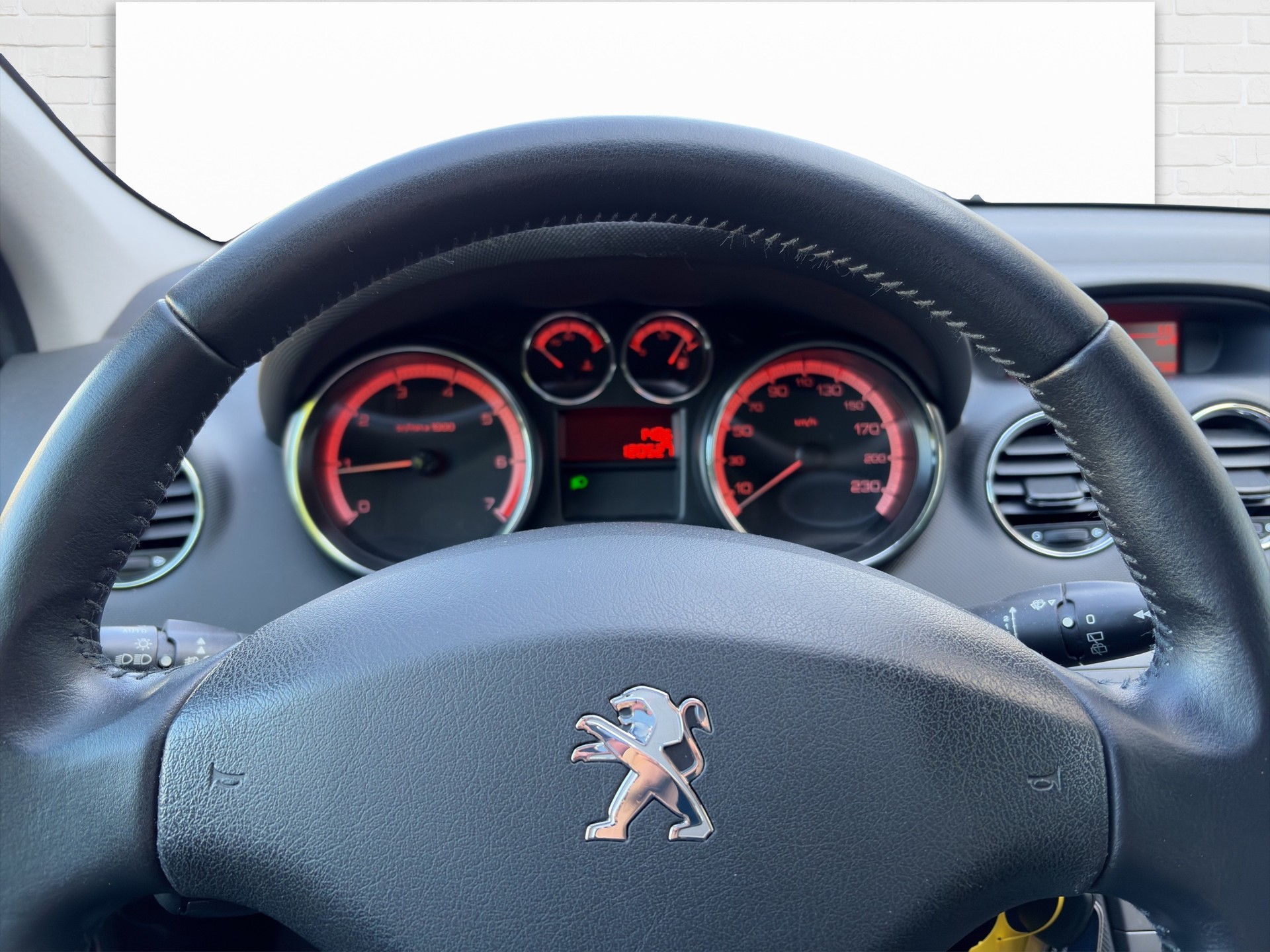 PEUGEOT 308 SW 1.6 16V VTI Active-image-4