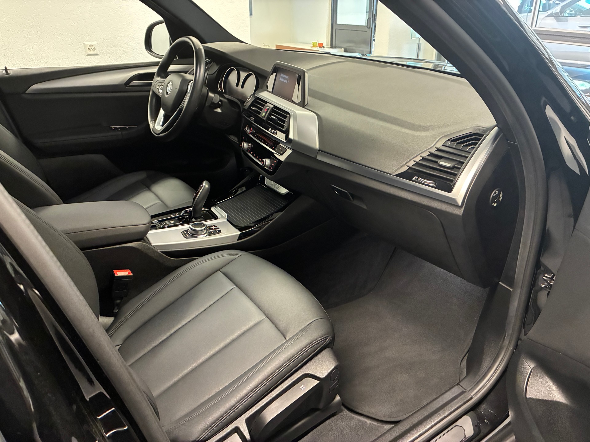 BMW X3 20i xDrive-image-10