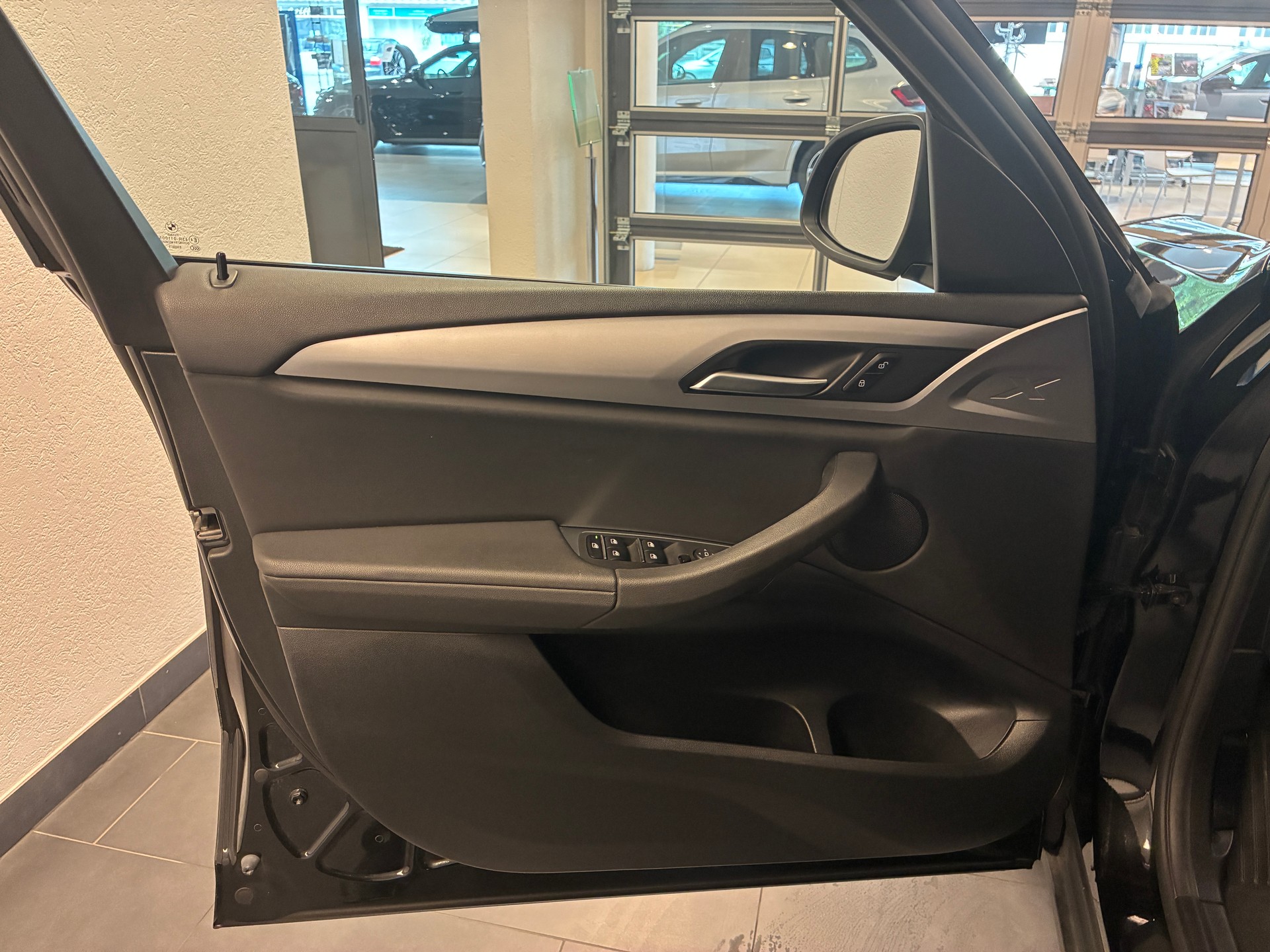 BMW X3 20i xDrive-image-15