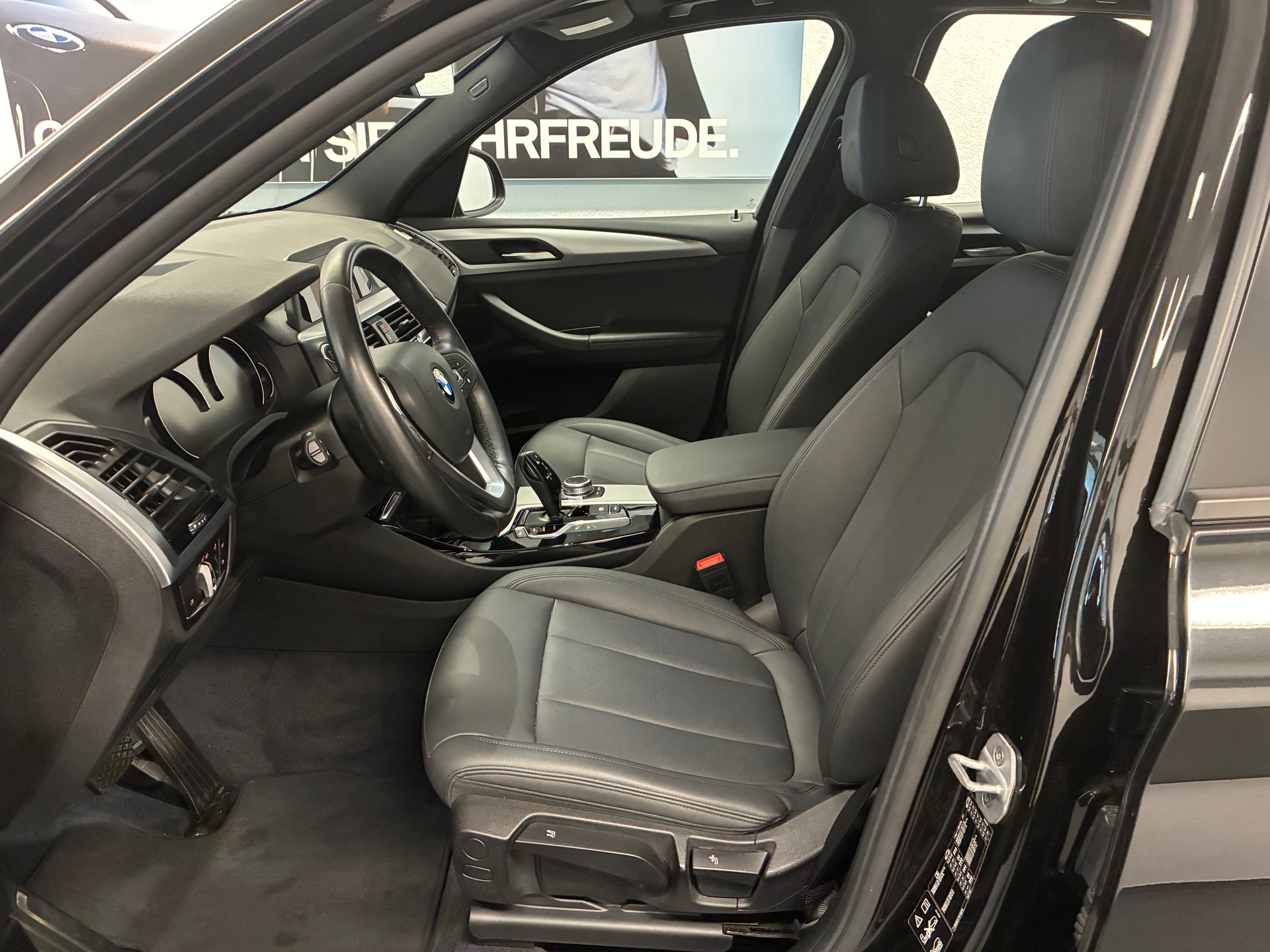 BMW X3 20i xDrive-image-8