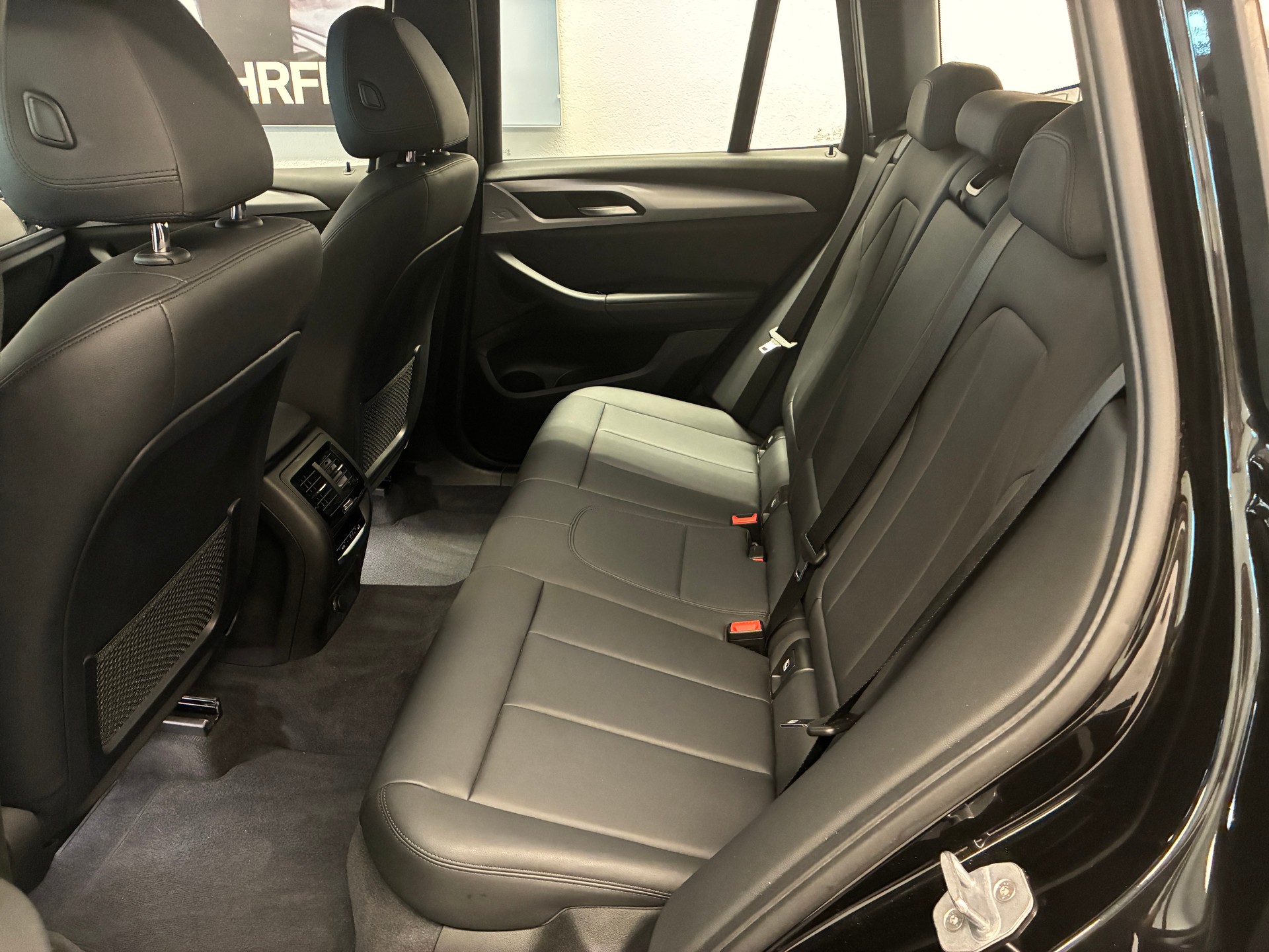 BMW X3 20i xDrive-image-17