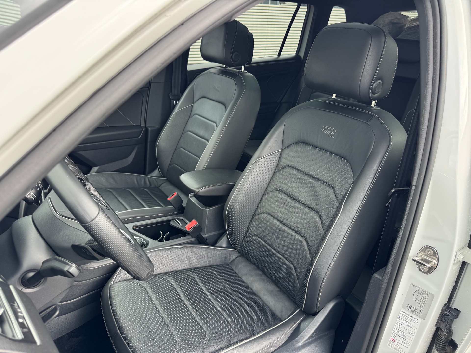 VW Tiguan Allspace 2.0TSI R-Line 4Motion DSG-image-13