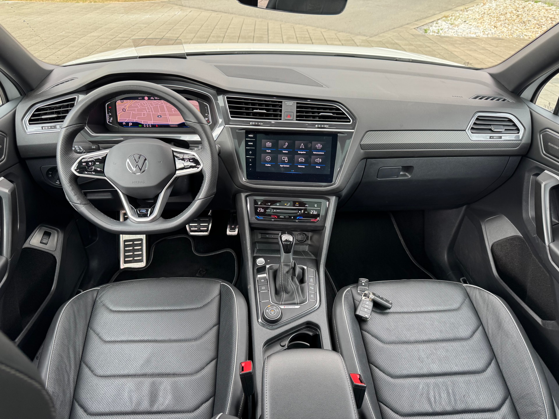 VW Tiguan Allspace 2.0TSI R-Line 4Motion DSG-image-14