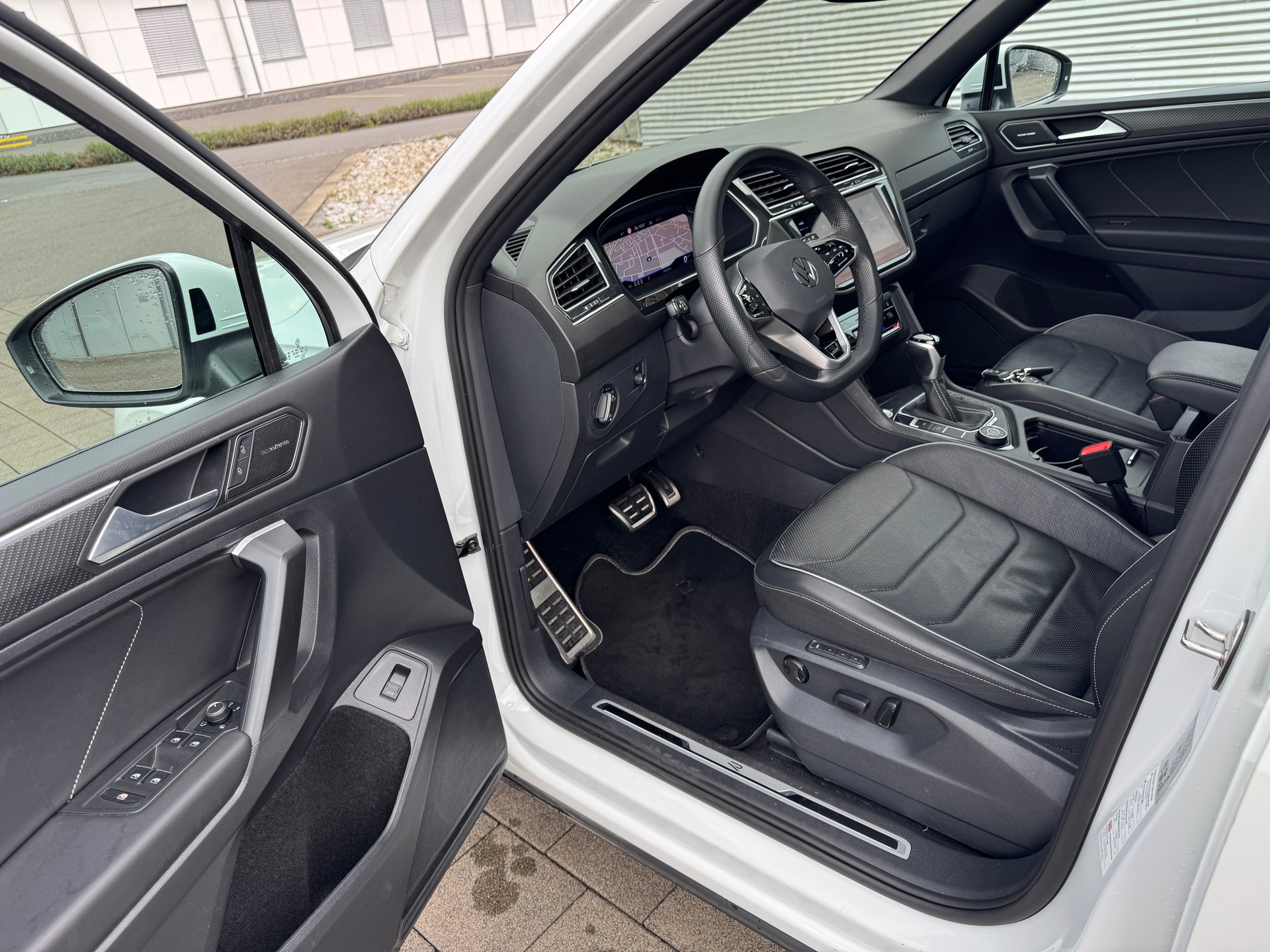 VW Tiguan Allspace 2.0TSI R-Line 4Motion DSG-image-12