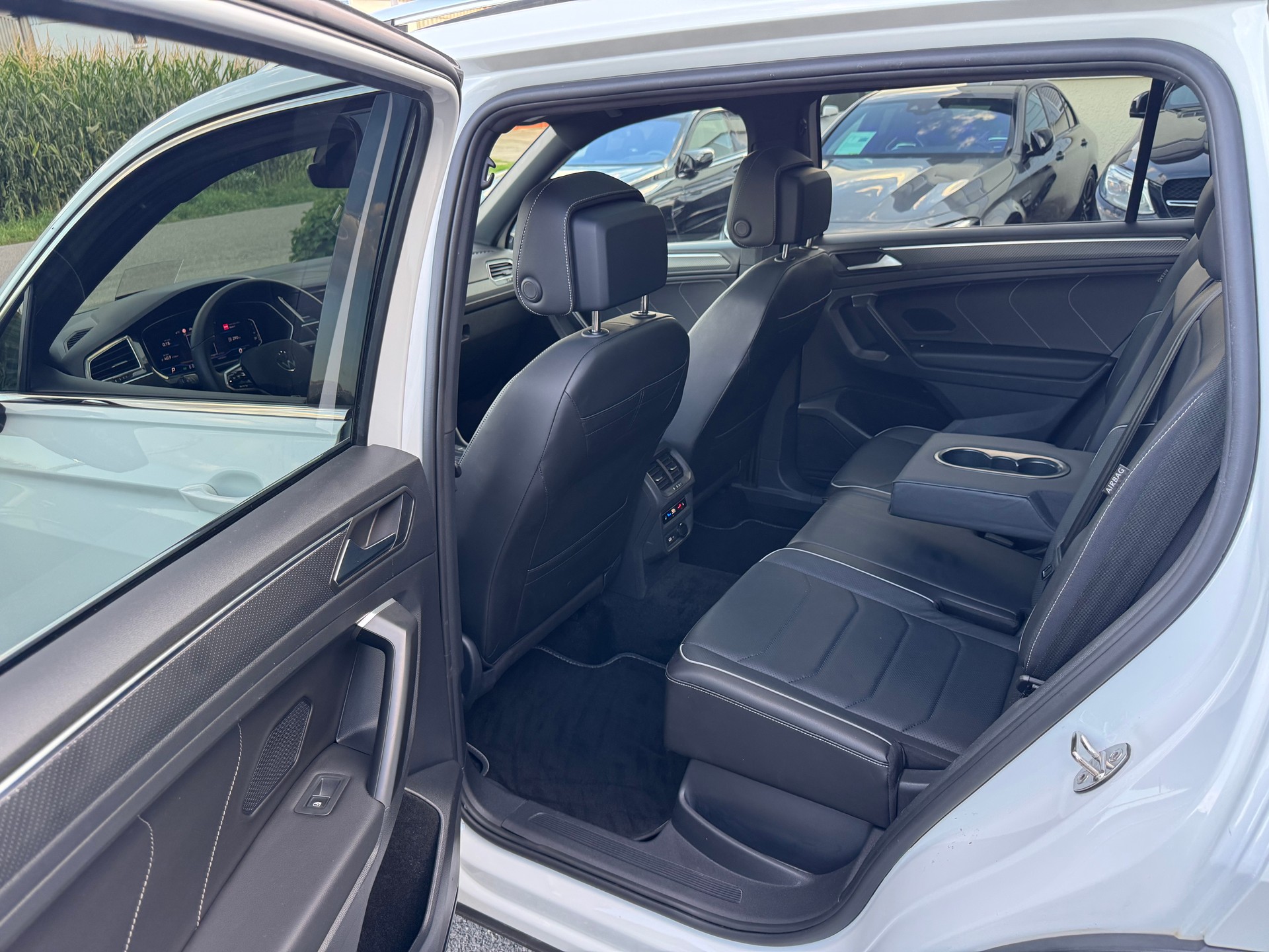 VW Tiguan Allspace 2.0TSI R-Line 4Motion DSG-image-12