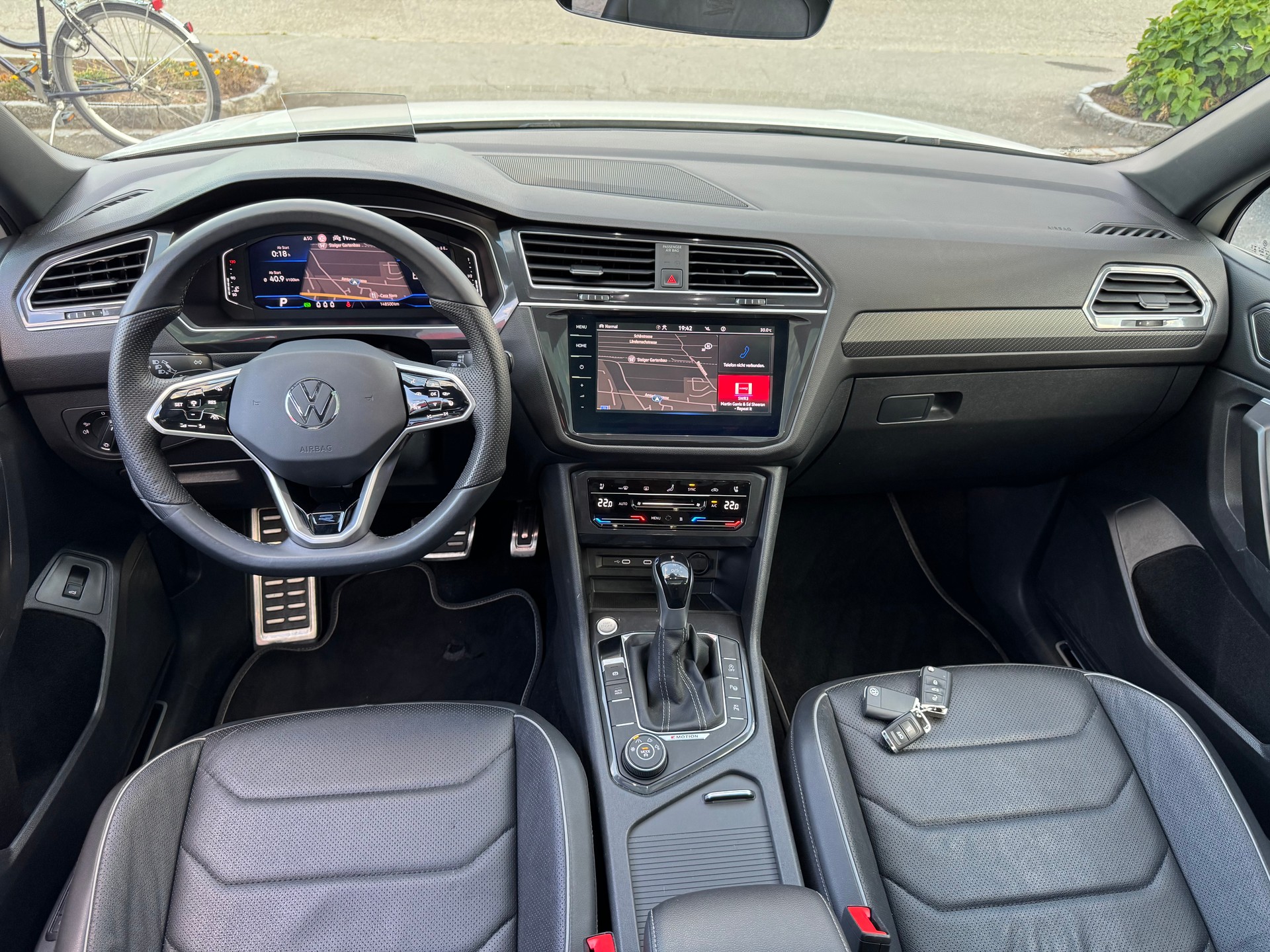 VW Tiguan Allspace 2.0TSI R-Line 4Motion DSG-image-14