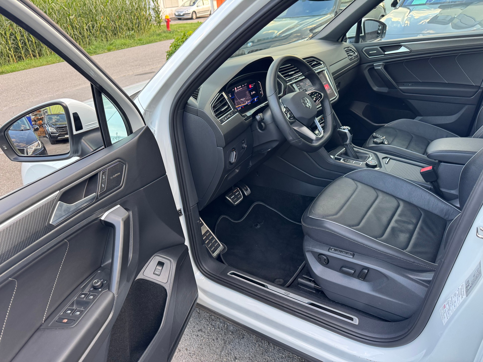 VW Tiguan Allspace 2.0TSI R-Line 4Motion DSG-image-13