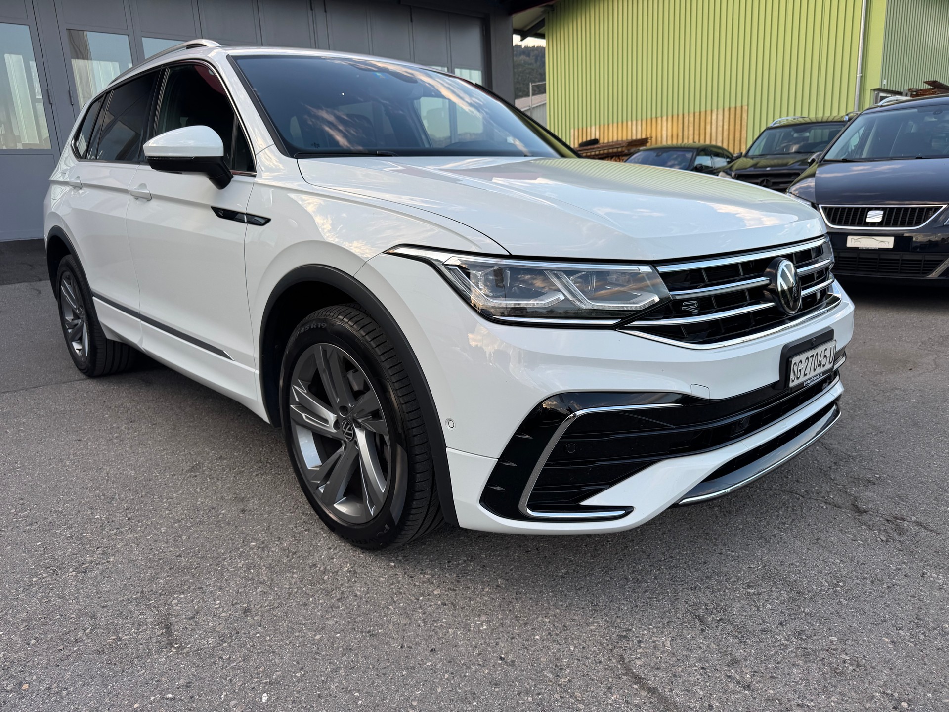 VW Tiguan Allspace 2.0TSI R-Line 4Motion DSG-showroom-element-1