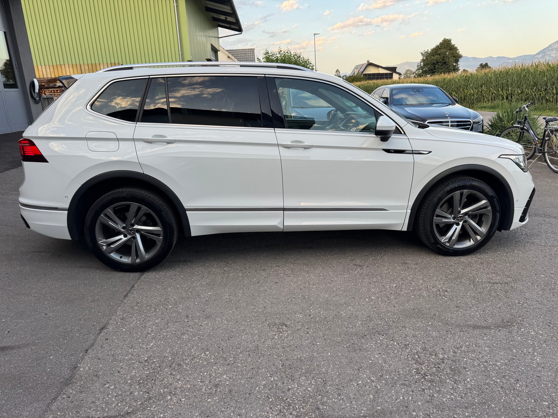 VW Tiguan Allspace 2.0TSI R-Line 4Motion DSG-image-8