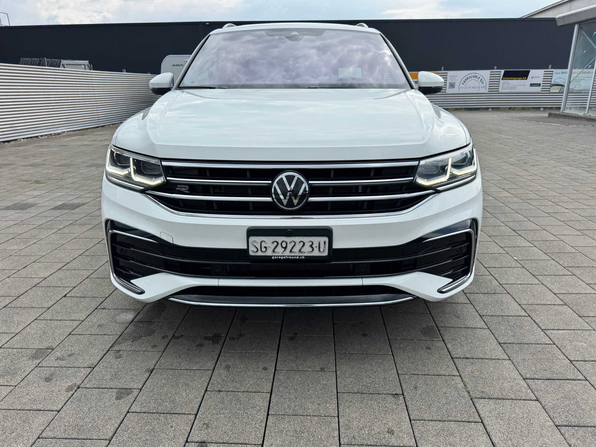 VW Tiguan Allspace 2.0TSI R-Line 4Motion DSG-image-1