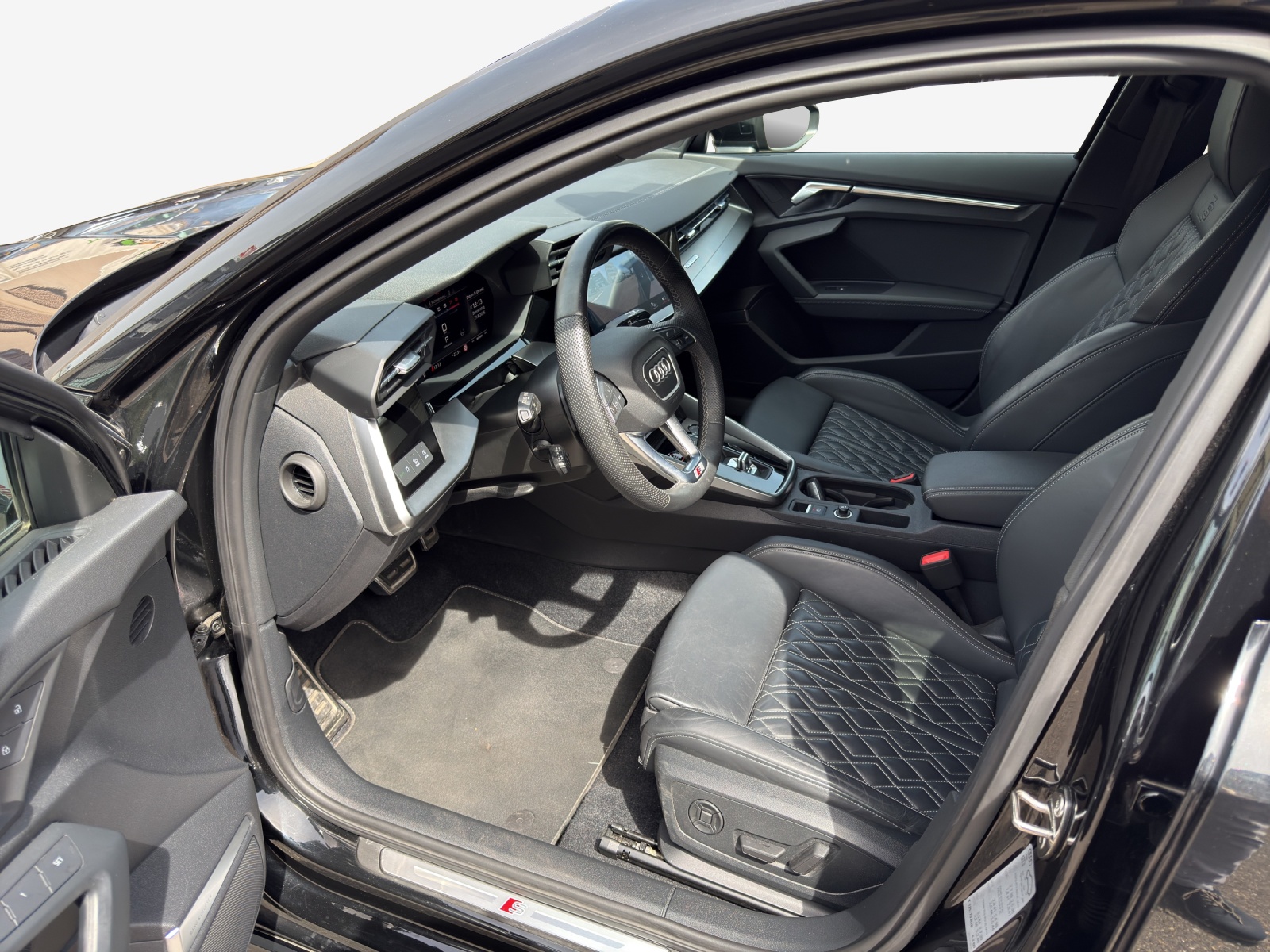 AUDI S3 Sportback 2.0 TFSI quattro S-tronic-image-7